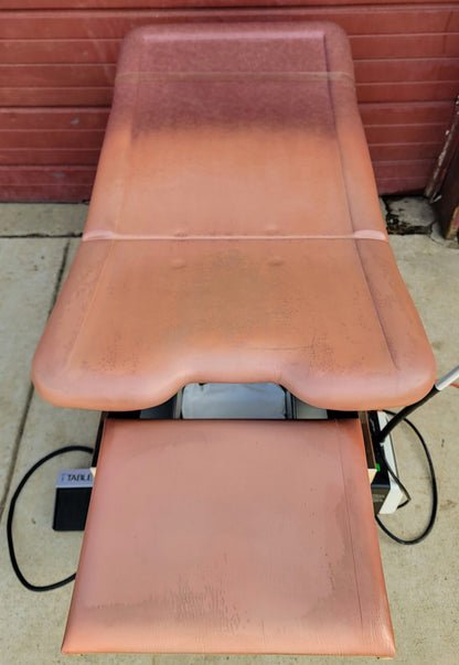 ENOCHS 4000 OB/GYN POWER HI-LO MEDICAL EXAM TABLE w/WELCH ALLYN LIGHT WATCHVIDEO