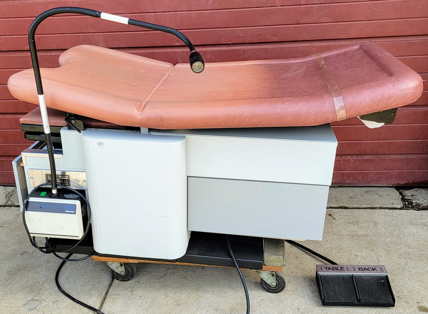ENOCHS 4000 OB/GYN POWER HI-LO MEDICAL EXAM TABLE w/WELCH ALLYN LIGHT WATCHVIDEO