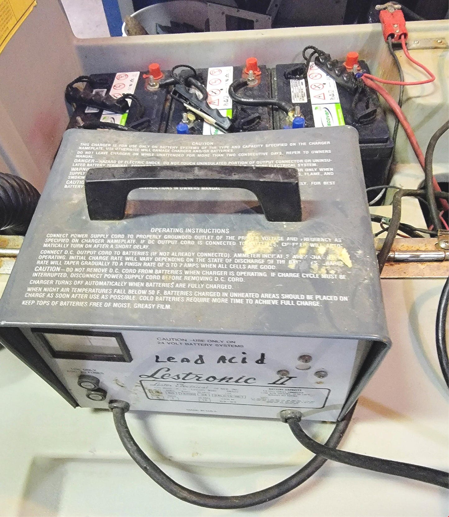 NOBLES 2701 SPEED SCRUB 27" FLOOR SCRUBBER BATTERIES CHARGER WARRANTY FREE SHIP