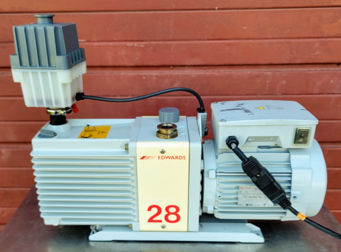 230Volt EDWARDS 28 E2M28 ROTARY VANE MECHANICAL VACUUM PUMP WATCH VIDEO FREESHIP