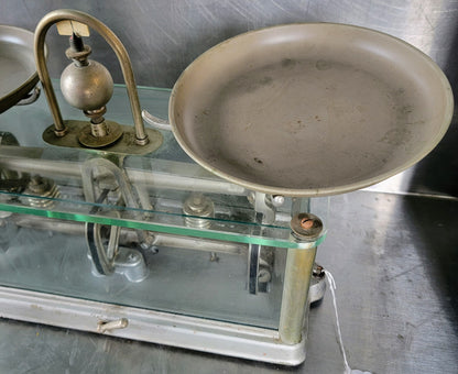 RARE VINTAGE 1920s TORSION BALANCE STYLE 255 MODEL 7948 GLASS ENCLOSURE FREESHIP