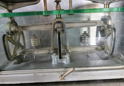 RARE VINTAGE 1920s TORSION BALANCE STYLE 255 MODEL 7948 GLASS ENCLOSURE FREESHIP