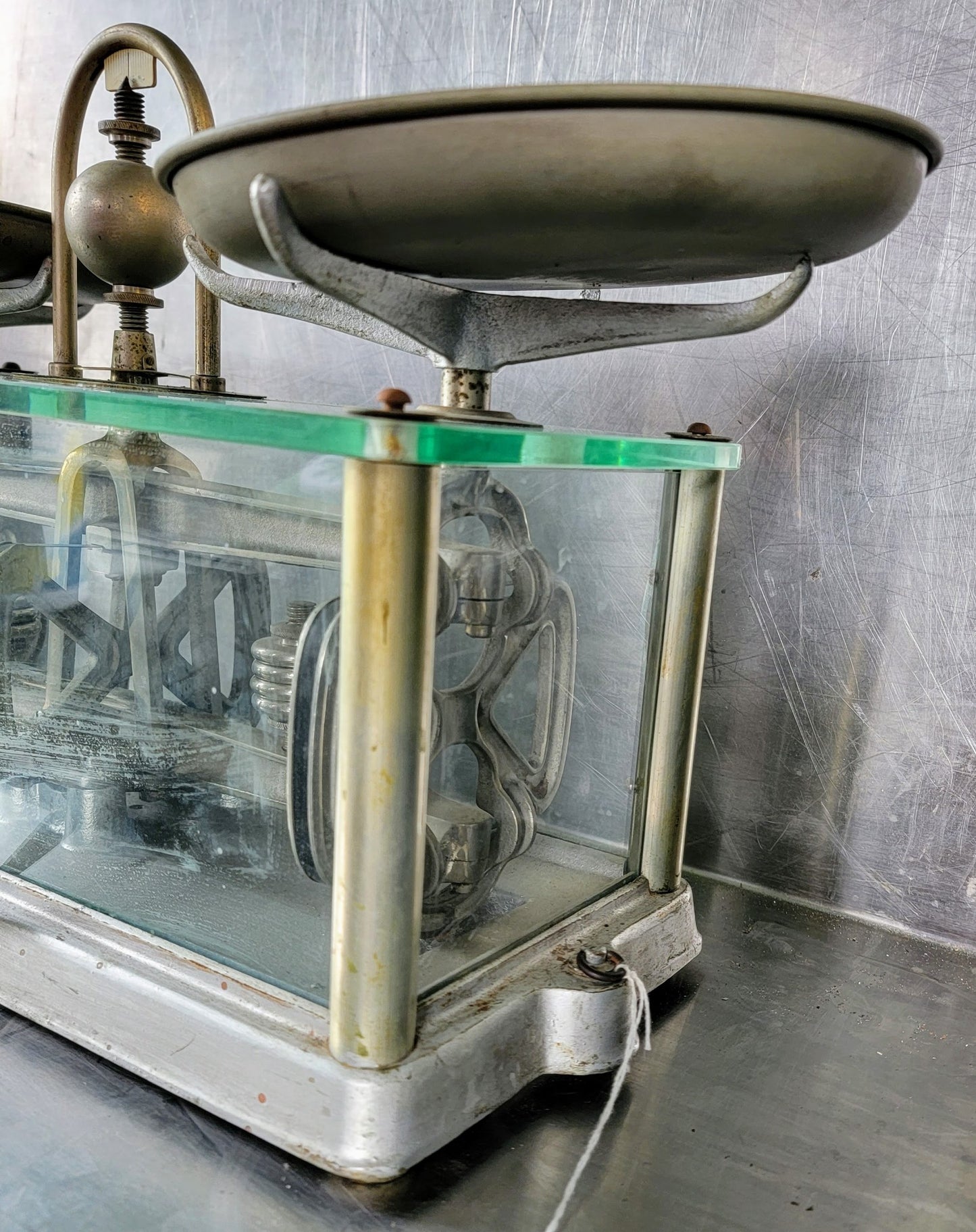 RARE VINTAGE 1920s TORSION BALANCE STYLE 255 MODEL 7948 GLASS ENCLOSURE FREESHIP