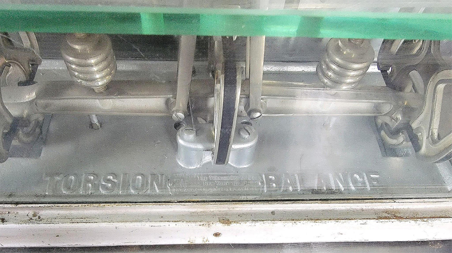 RARE VINTAGE 1920s TORSION BALANCE STYLE 255 MODEL 7948 GLASS ENCLOSURE FREESHIP