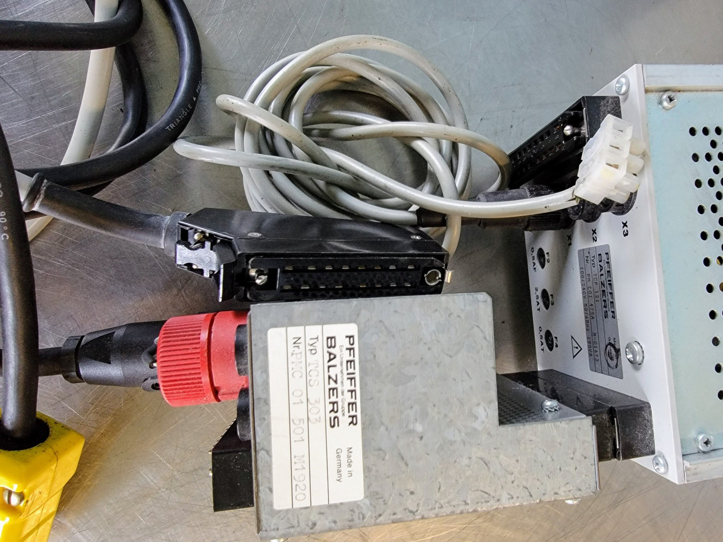 EDWARDS PFEIFFER TCP121 CONTROLLER APG-L-NW16 TESTED-90-DAY-WARRANTY FREE SHIP