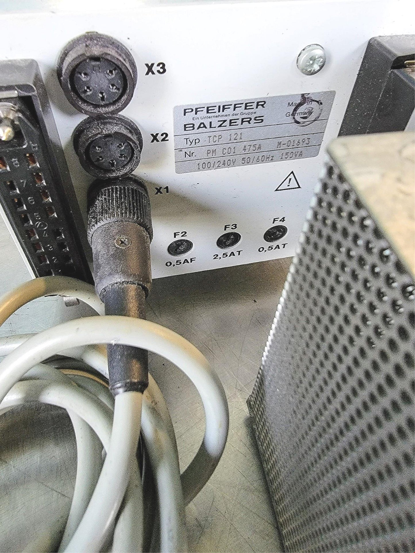 EDWARDS PFEIFFER TCP121 CONTROLLER APG-L-NW16 TESTED-90-DAY-WARRANTY FREE SHIP