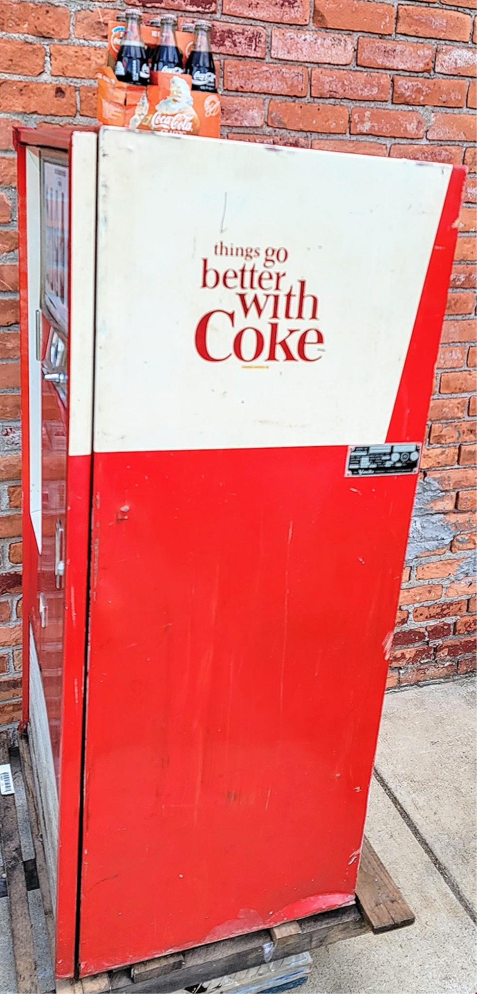 100% WORKING VINTAGE 60's COCA-COLA BOTTLE VENDING MACHINE WATCH VIDEO FREE SHIP