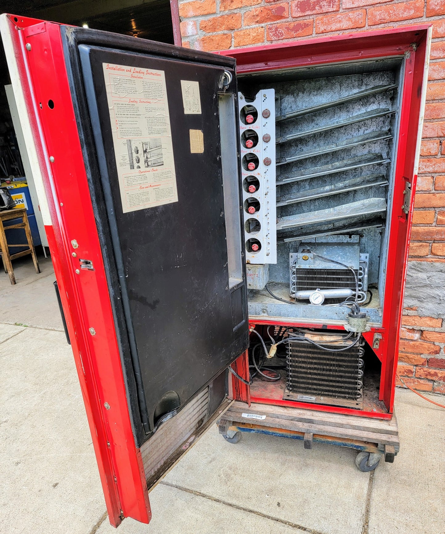 100% WORKING VINTAGE 60's COCA-COLA BOTTLE VENDING MACHINE WATCH VIDEO FREE SHIP