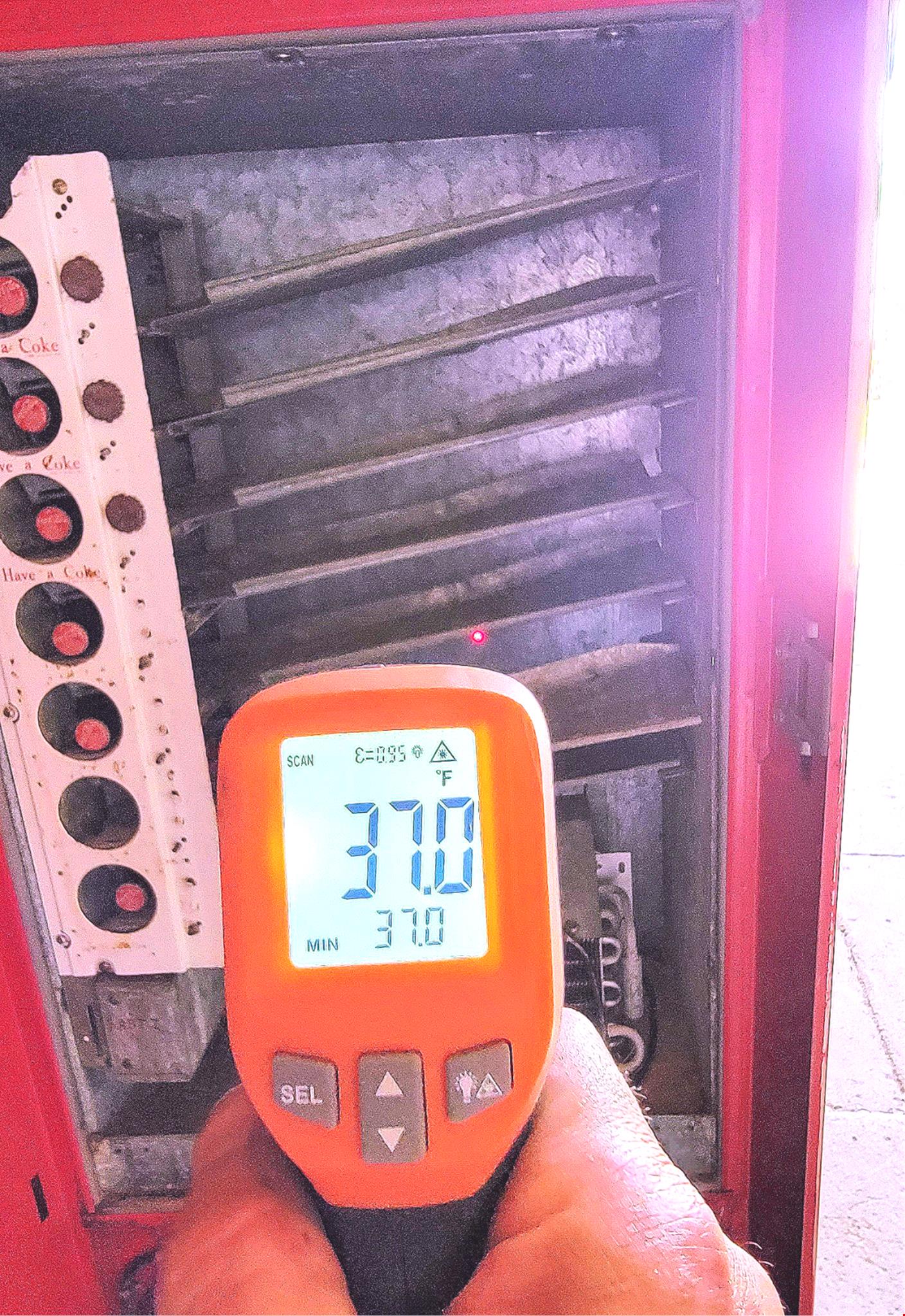100% WORKING VINTAGE 60's COCA-COLA BOTTLE VENDING MACHINE WATCH VIDEO FREE SHIP