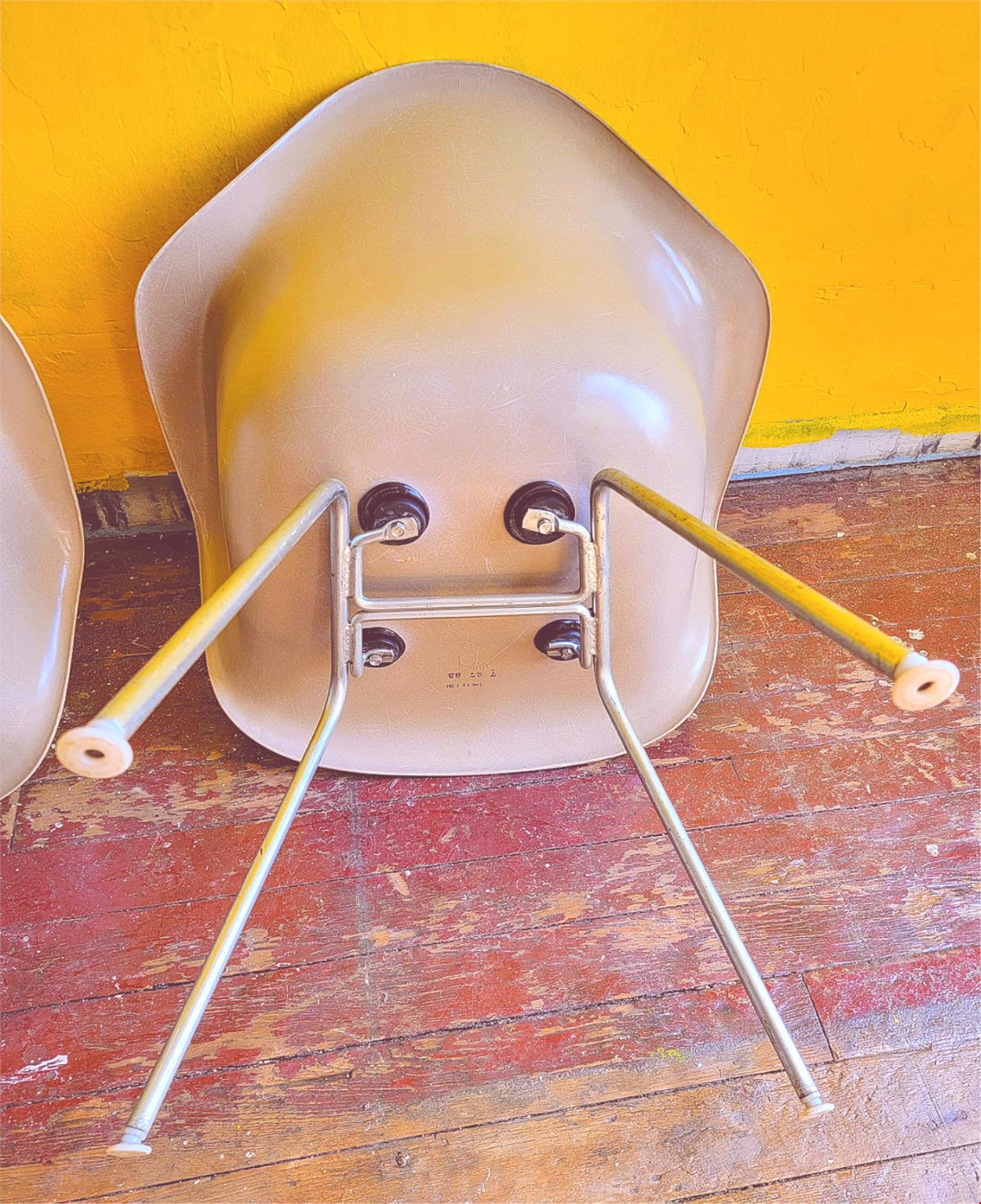 6 1980's VINTAGE CHARLES EAMES HERMAN MILLER FIBERGLASS SHELL ARMCHAIRS FREESHIP