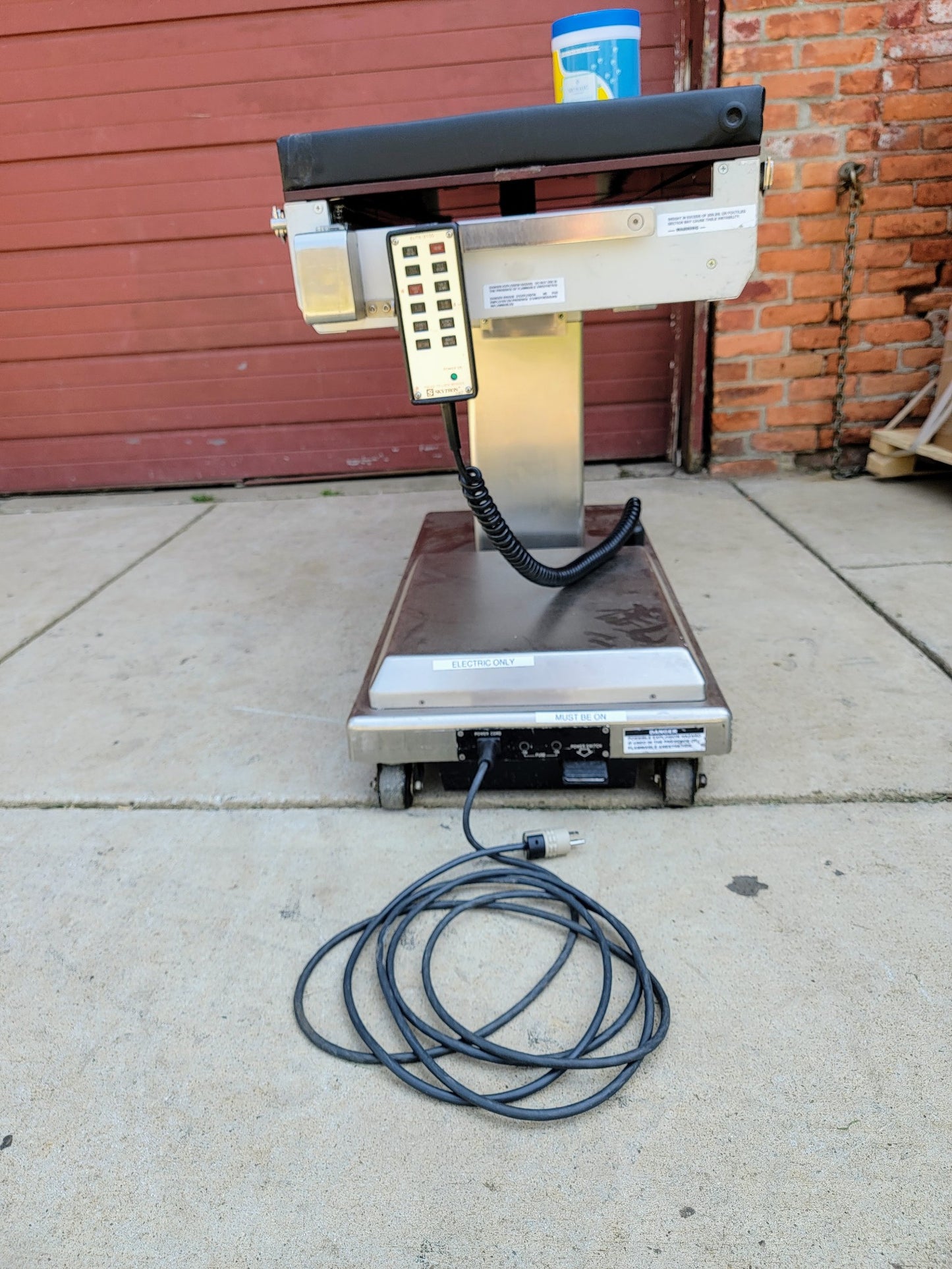 SKYTRON 3100 MEDICAL SURGERY POWER TABLE 500lbCapac +2STERIS ARMBOARD WATCHVIDEO