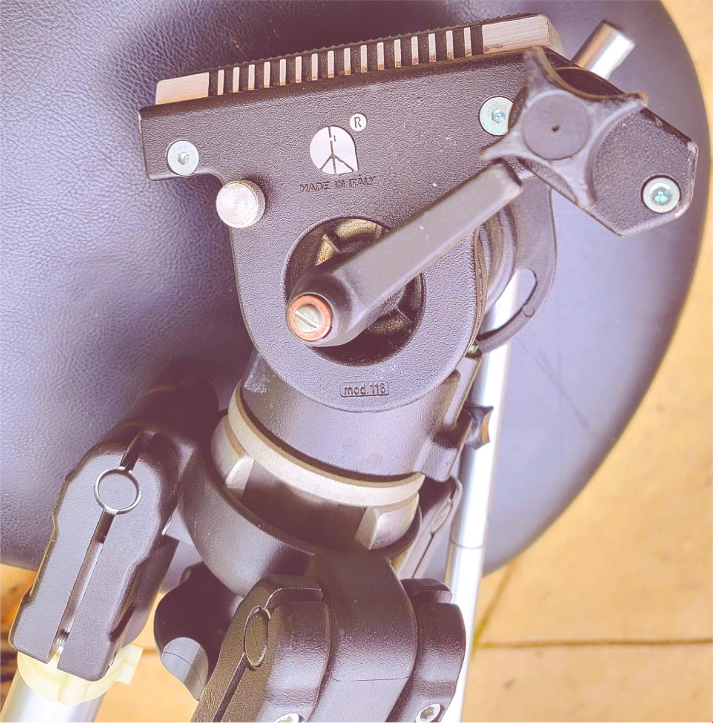 HEAVYDUTY PROFESSIONAL BOGEN 3061 TRIPOD & 116 FLUID HEAD 3067 & DOLLY with Case