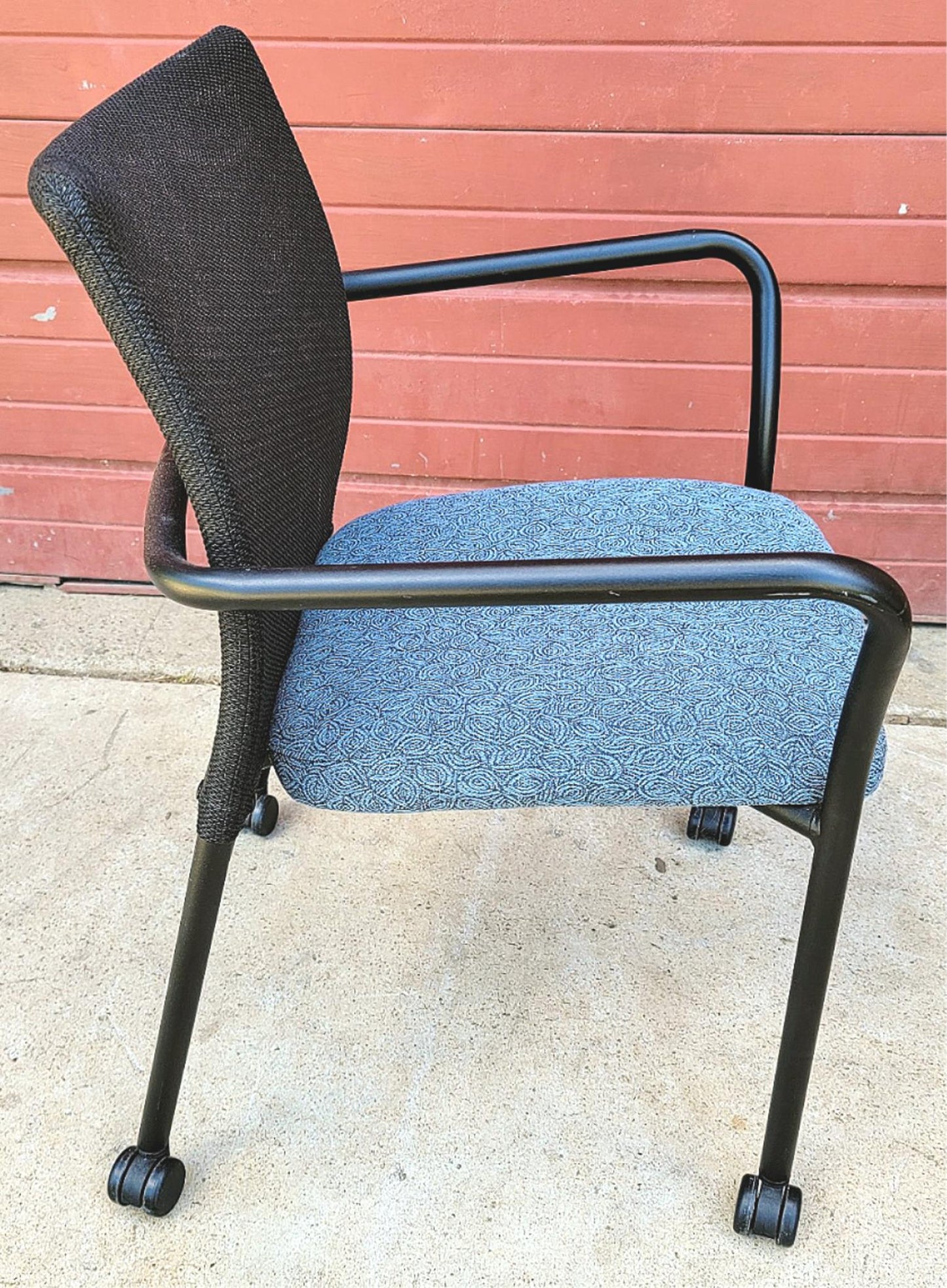 LOT 30 STEELCASE JERSEY BACMESH STACKABLE OFFICE ARMCHAIR CONTEMPORAR MODERN