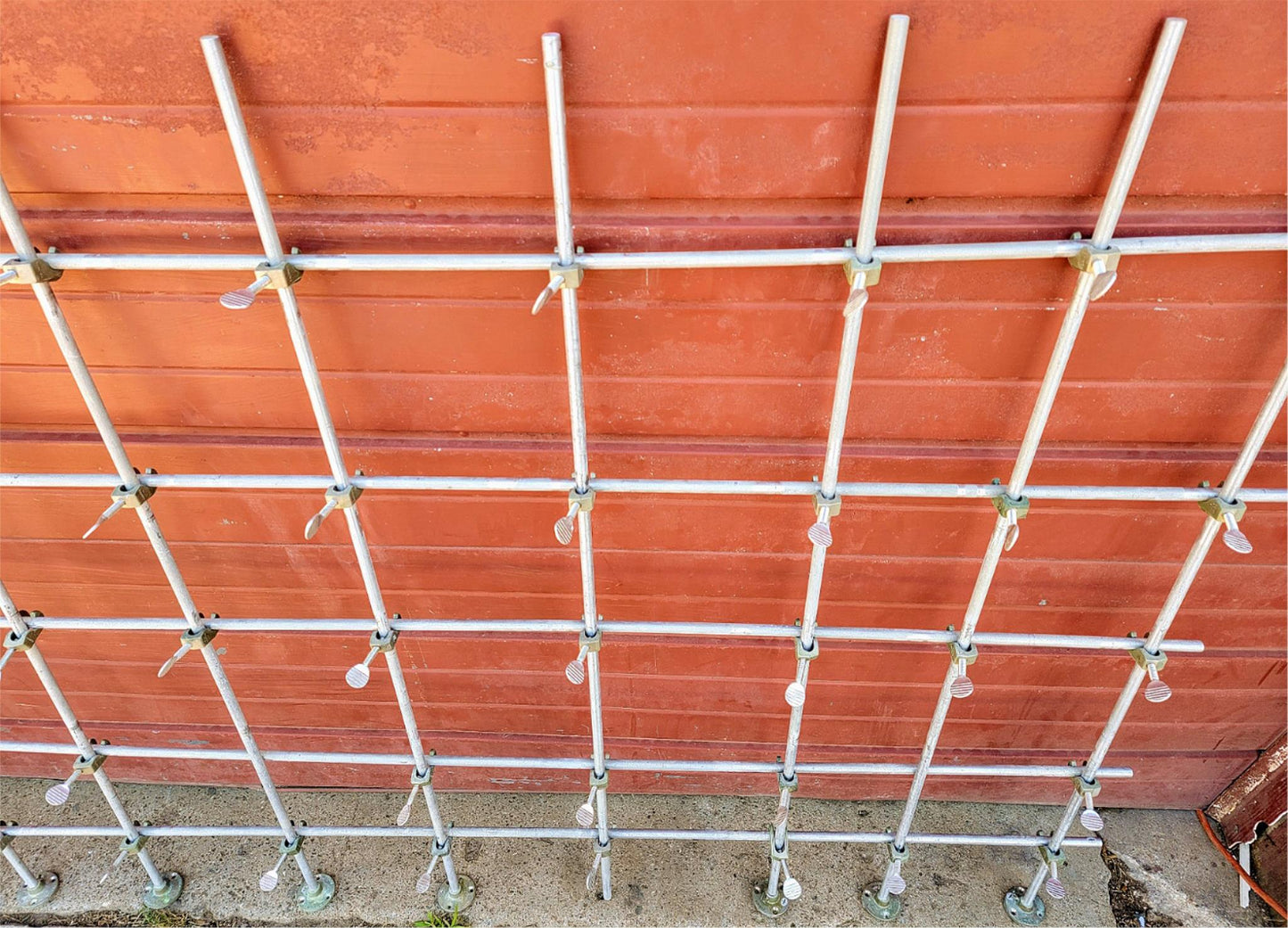 43 FISHER LABORATORY FRAME NICKEL PLATED ZINC HOOK CONNECTORS & 14 ALUMINUM BARS