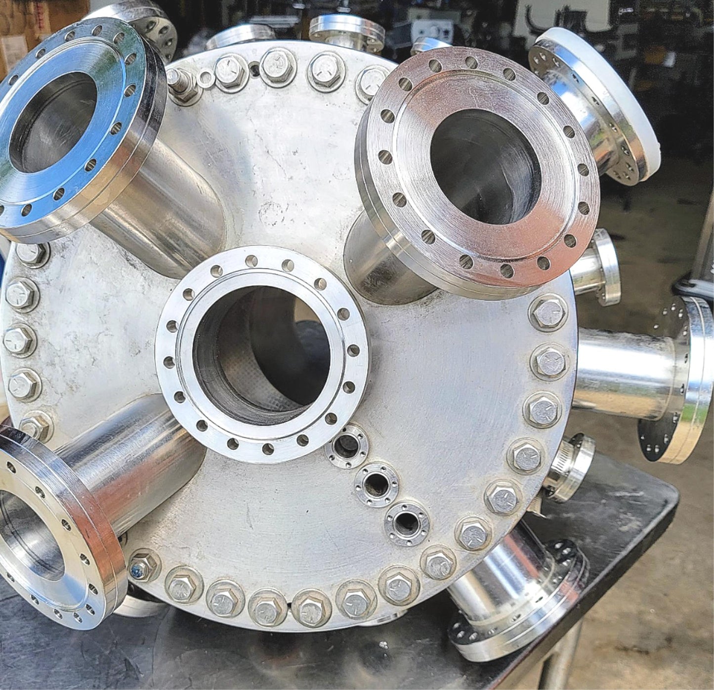 HUNTINGTON UNIVERSAL 22PORT UHV ULTRA HIGH VACUUM CHAMBER TURBOMOLECULA FREESHIP