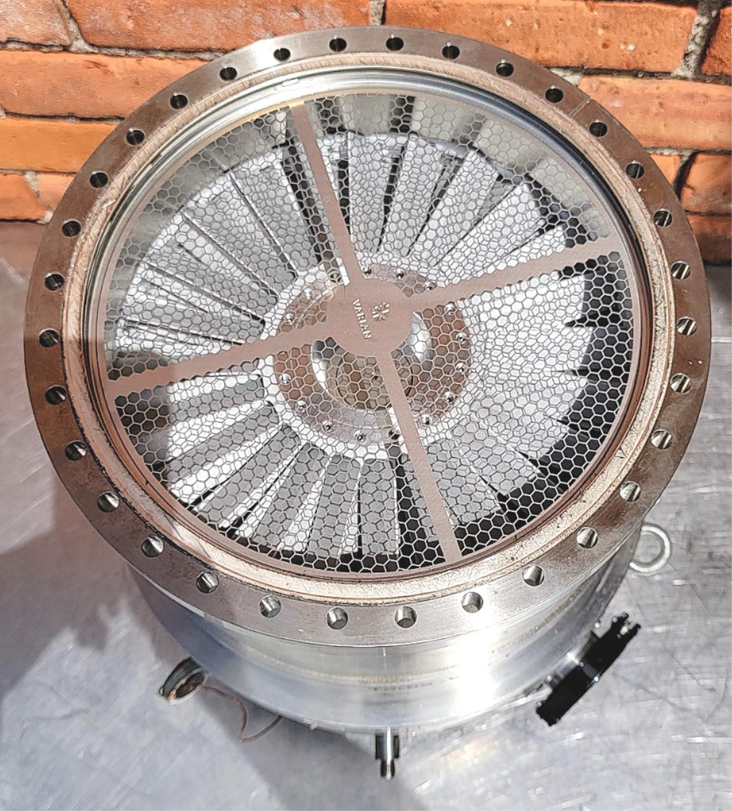 AGILENT VARIAN TURBO-V 3K-T TURBOMOLECULAR PUMP MODEL9698879 WATCHVIDEO FREESHIP