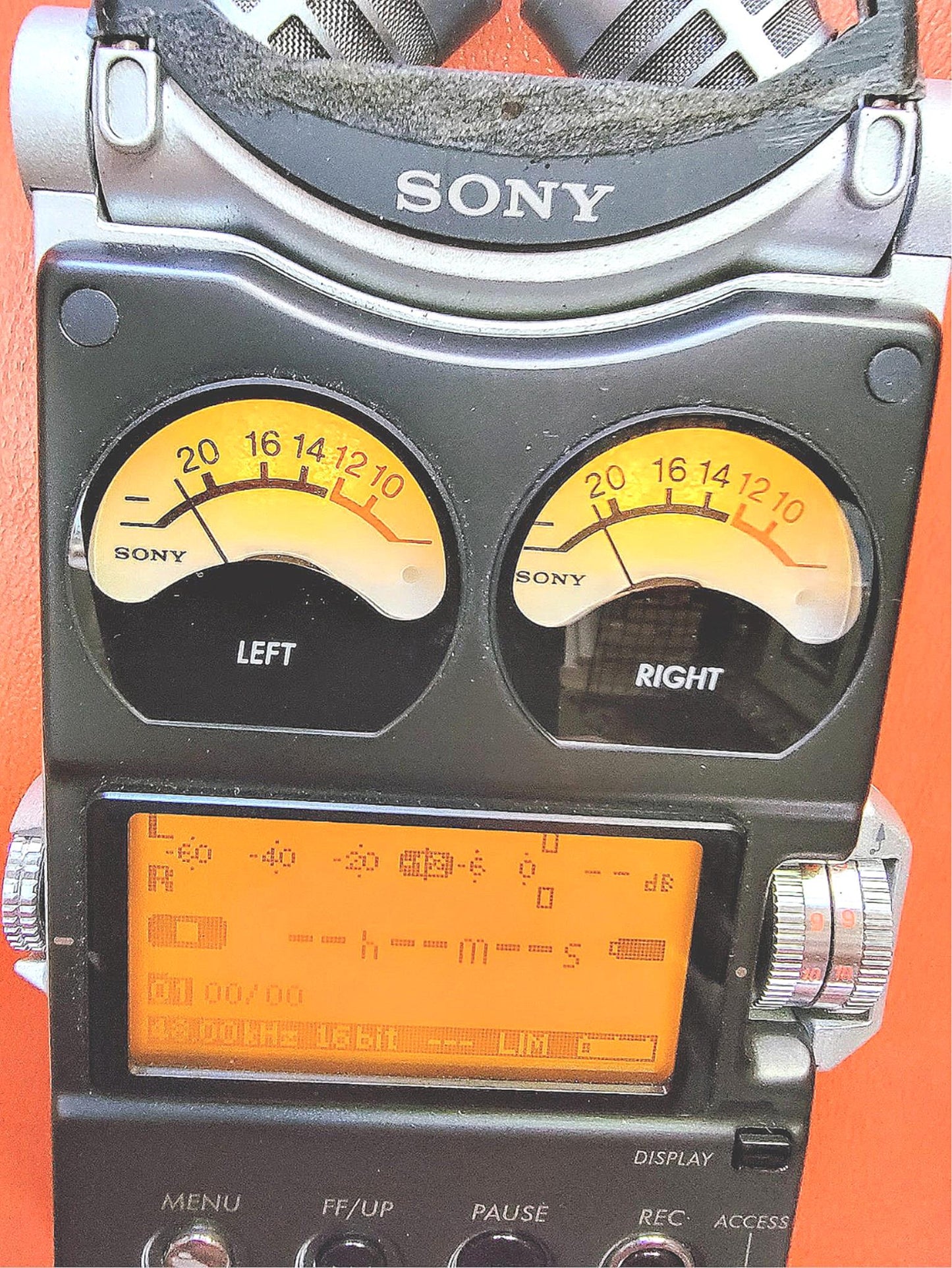 SONY PCM-D1 2-CHANNEL PORTABLE 4GB FLASH MEMORY STEREO AUDIO RECORDER FREE SHIP