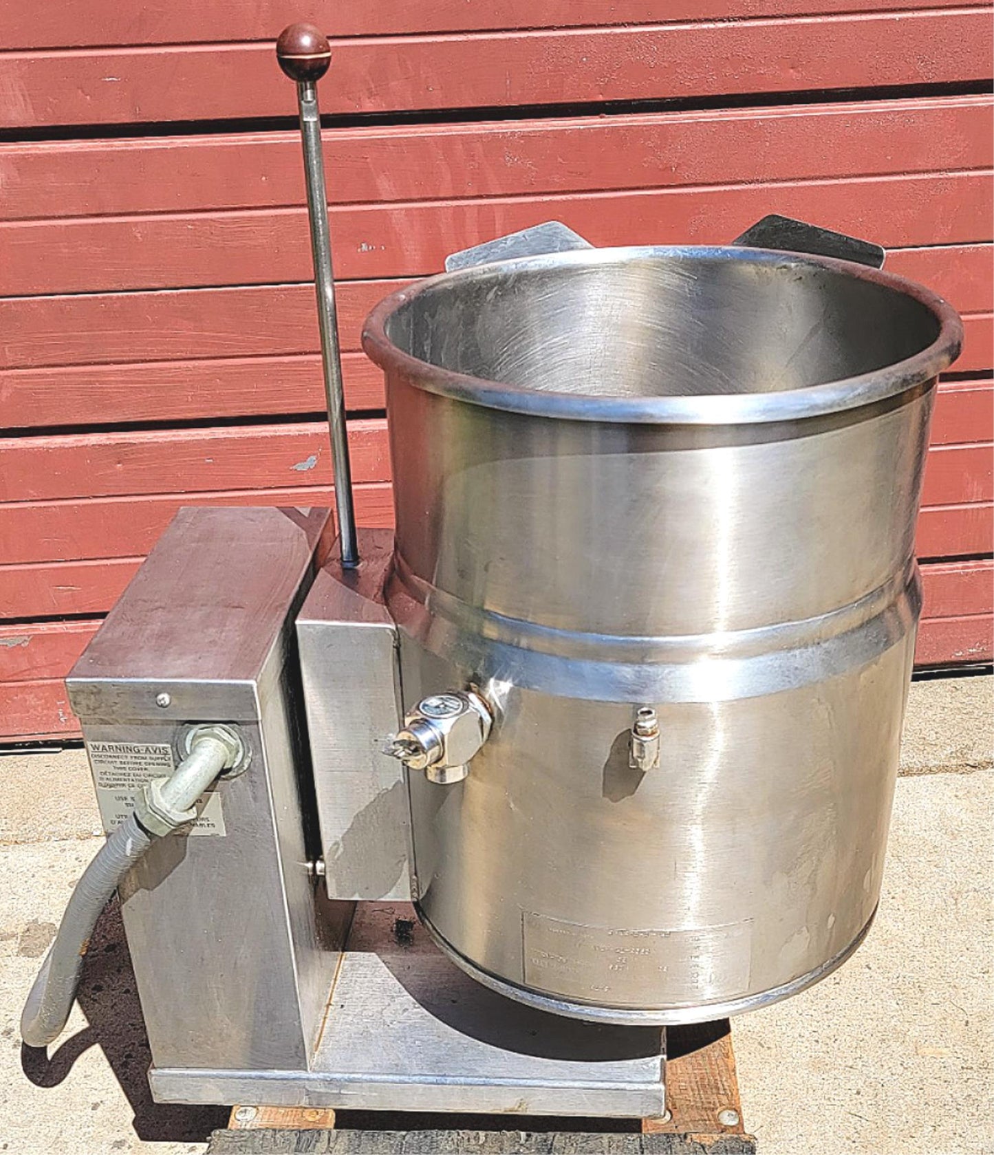 VULCAN-HART VEC-10 ELECTRIC 3-PHASE 10 GALLON KETTLE  with MANUAL FREE SHIP