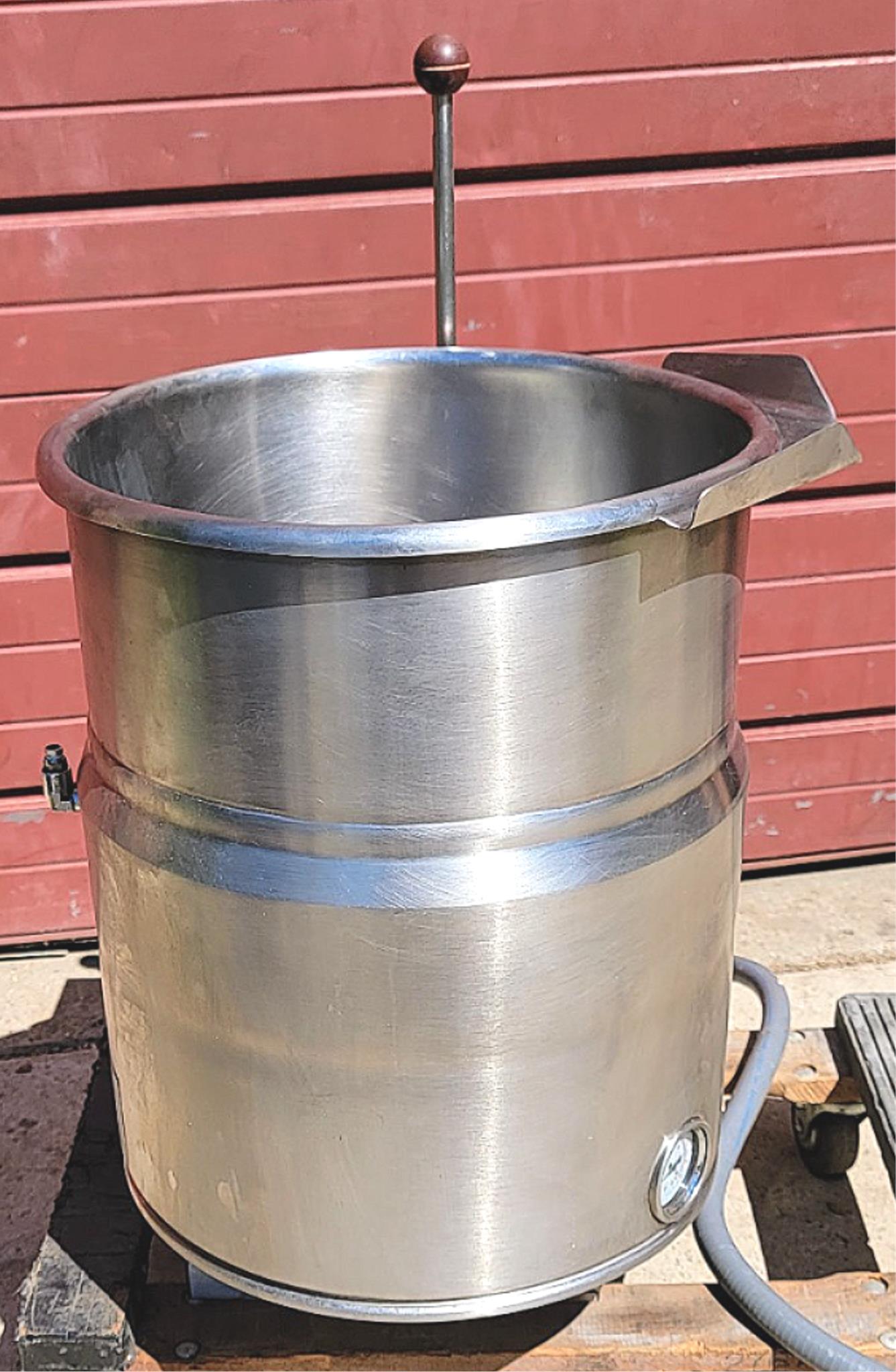 VULCAN-HART VEC-10 ELECTRIC 3-PHASE 10 GALLON KETTLE  with MANUAL FREE SHIP