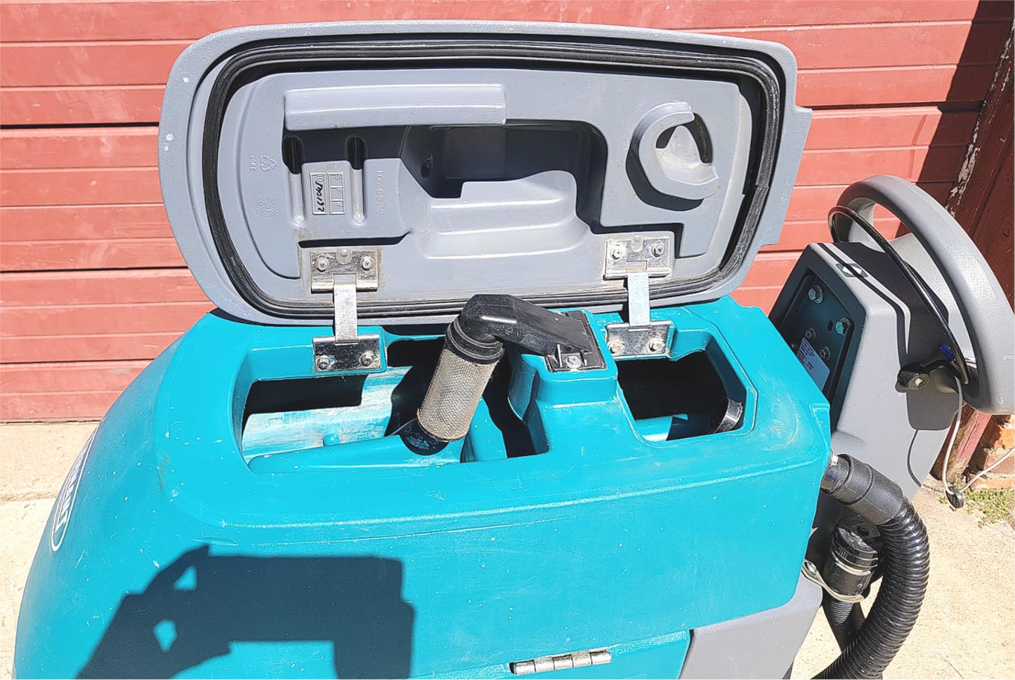 TENNANT T3 FAST 20"FLOOR WALK BEHIND BATTERY FLOOR SCRUBBER WATCH VIDEO FREESHIP