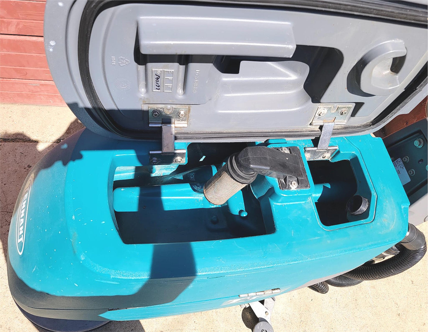 TENNANT T3 FAST 20"FLOOR WALK BEHIND BATTERY FLOOR SCRUBBER WATCH VIDEO FREESHIP