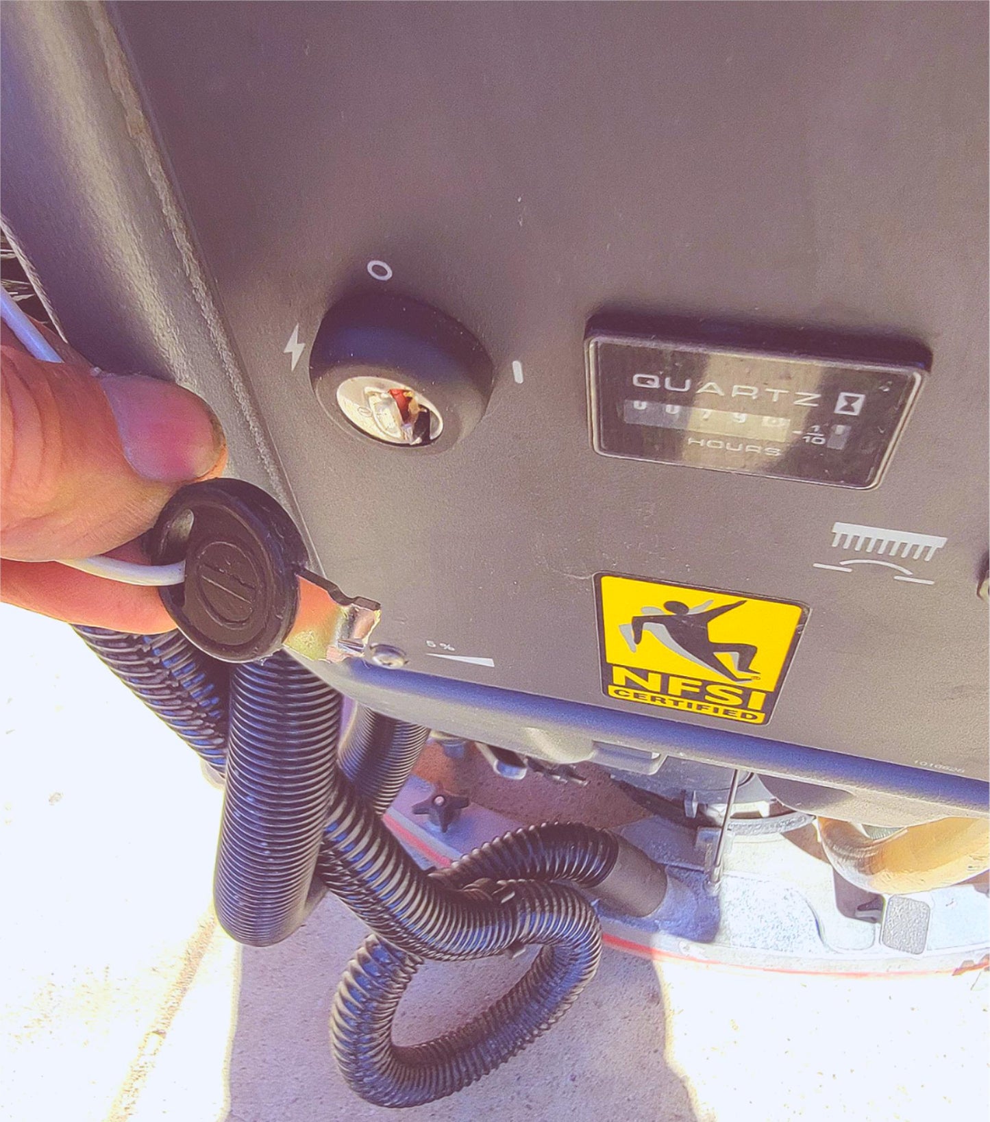 TENNANT T3 FAST 20"FLOOR WALK BEHIND BATTERY FLOOR SCRUBBER WATCH VIDEO FREESHIP