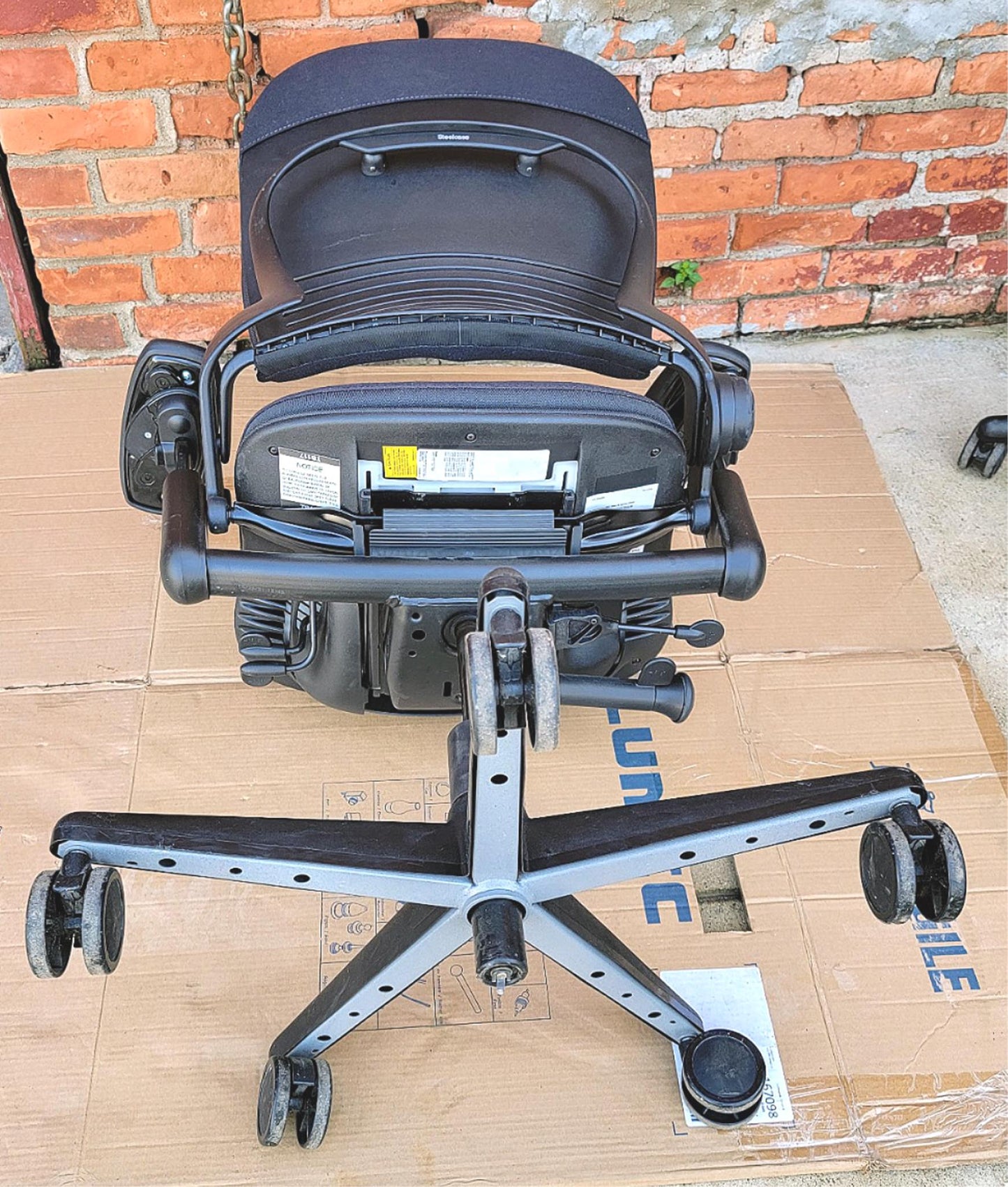 4 STEELCASE LEAP SWIVEL OFFICE ARMCHAIRs One-Standard & Three-PLUS SIZE FREESHIP