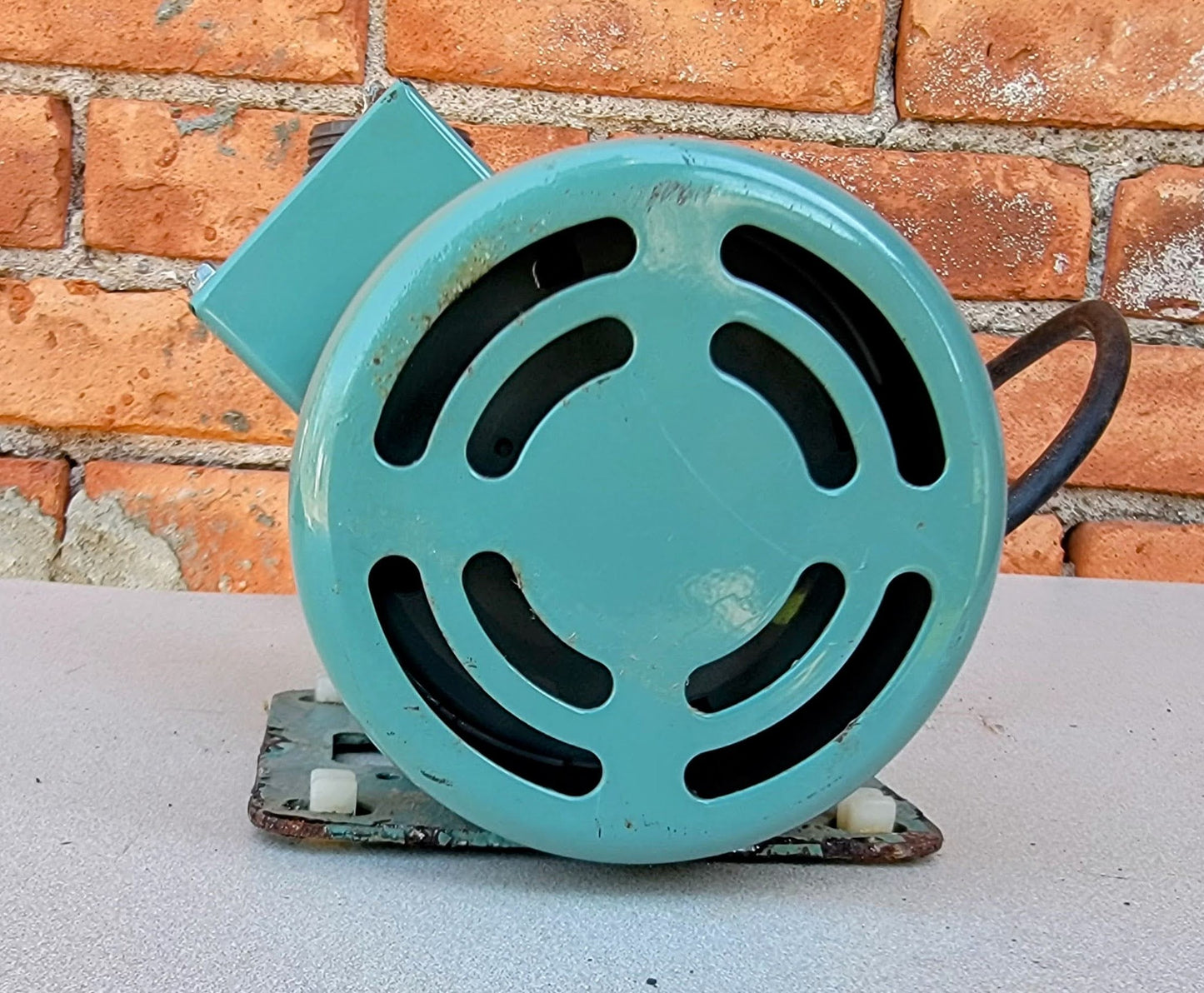 IWAKI WMD-40RLT-115 MAGNETIC-DRIVE CENTRIFUGAL PUMP & MANUAL RPM	3,200 FREE SHIP