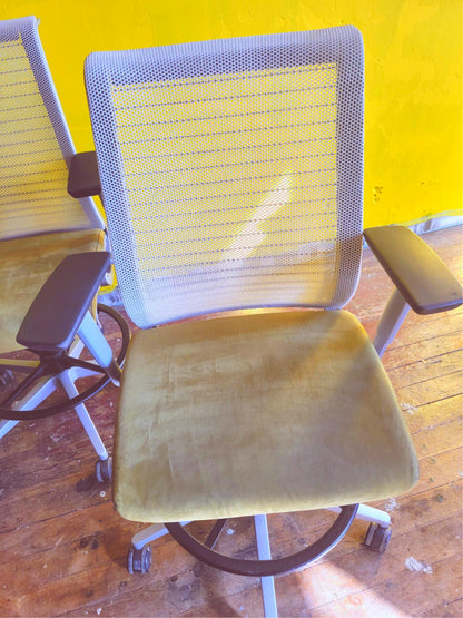 SET of FOUR STEELCASE CONTEMPORARY THINK SWIVEL OFFICE DRAFTING STOOLs FREE SHIP