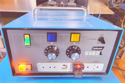 VALLEYLAB SSE2 ELECTROSURGICAL GENERATOR FOOT REMOTE w/POSSIBLE CART WATCH VIDEO