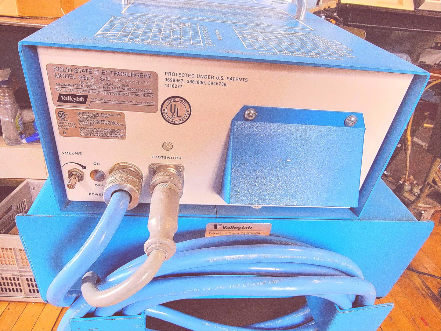 VALLEYLAB SSE2 ELECTROSURGICAL GENERATOR FOOT REMOTE w/POSSIBLE CART WATCH VIDEO