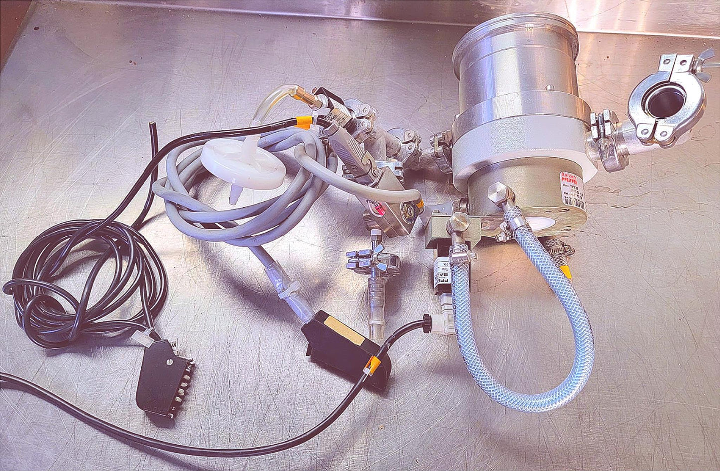 BALZERS PFEIFFER TMH 260 TURBOMOLECULAR VACUUM PUMP TWO CABLES & EXTRAS FREESHIP