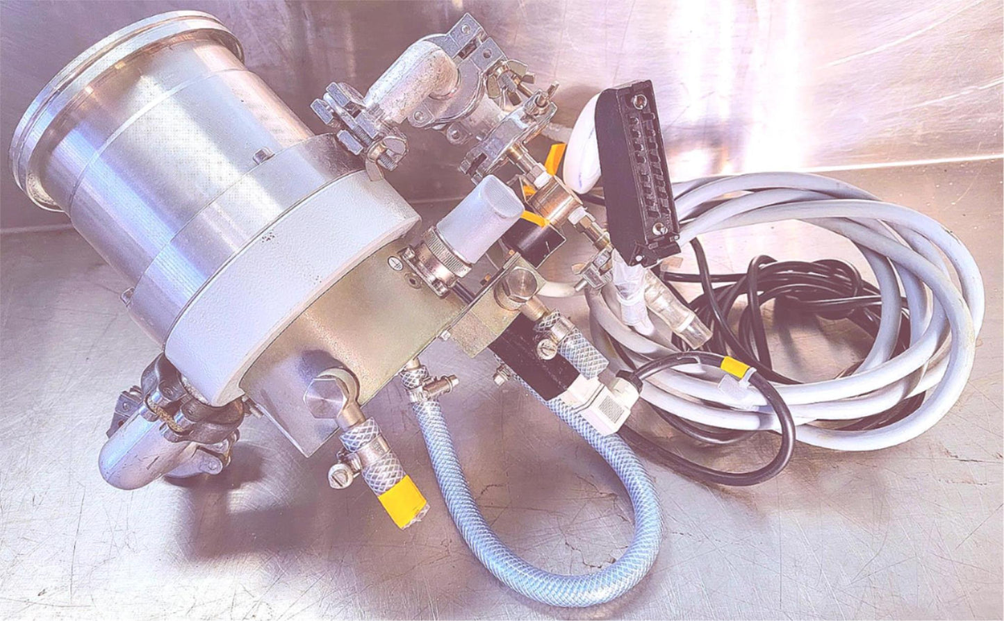 BALZERS PFEIFFER TMH 260 TURBOMOLECULAR VACUUM PUMP TWO CABLES & EXTRAS FREESHIP