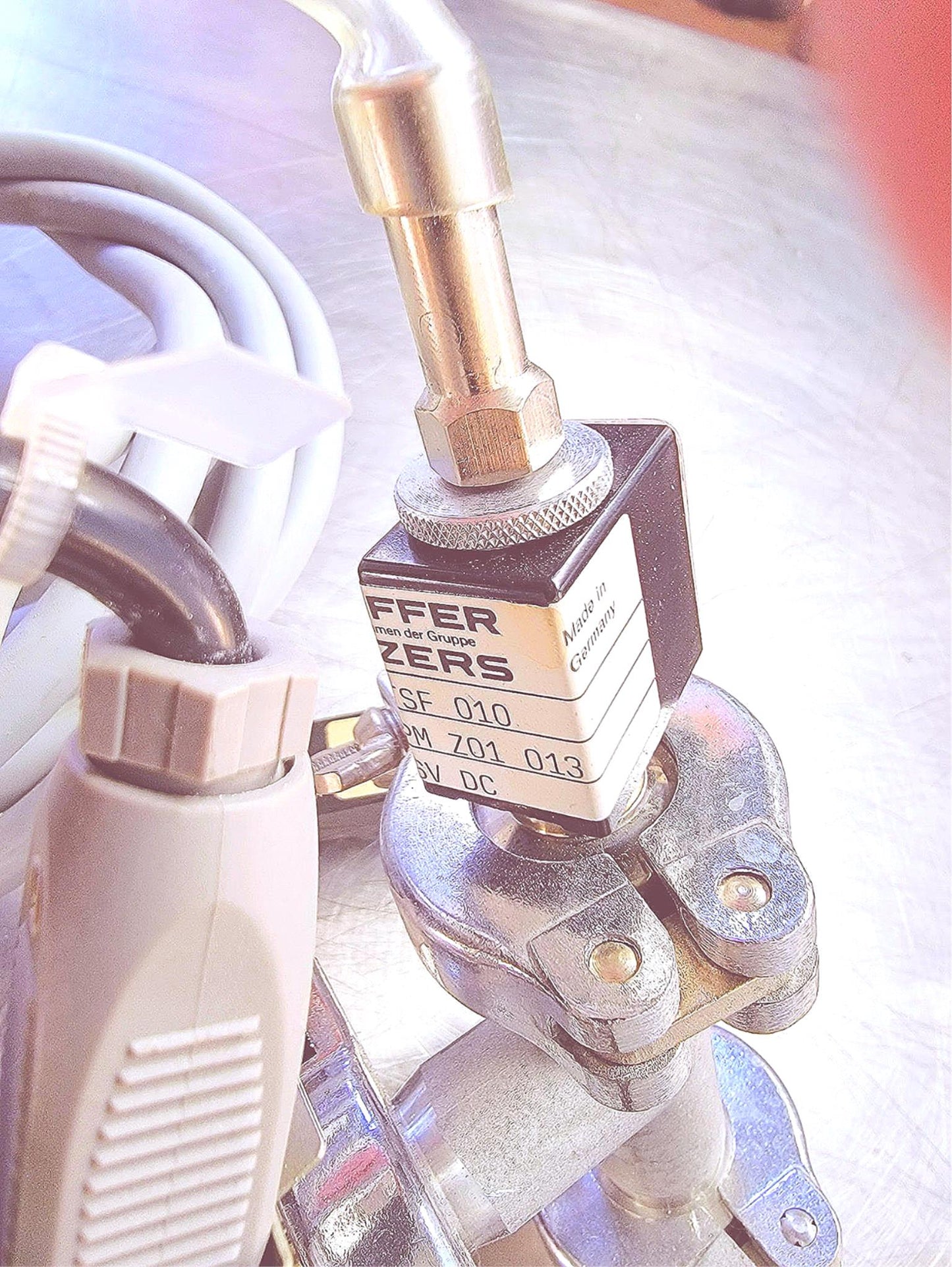 BALZERS PFEIFFER TMH 260 TURBOMOLECULAR VACUUM PUMP TWO CABLES & EXTRAS FREESHIP