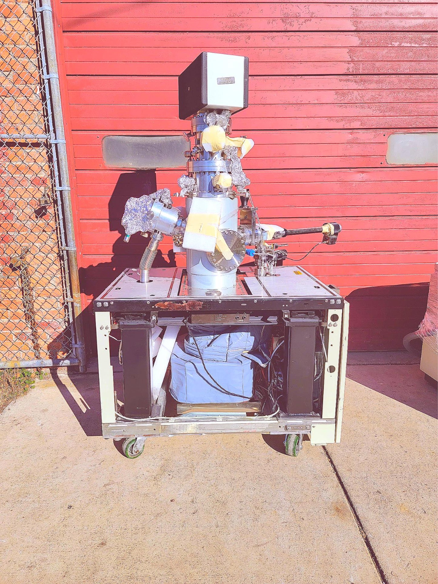 ULVAC PHYSICAL ELECTRONICS Phi680 ATOM SPECTROMETER AES AUGER NANOPROBE FREESHIP