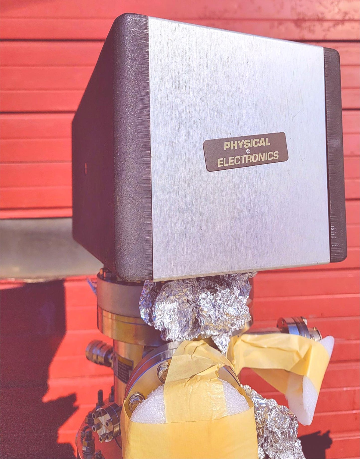 ULVAC PHYSICAL ELECTRONICS Phi680 ATOM SPECTROMETER AES AUGER NANOPROBE FREESHIP