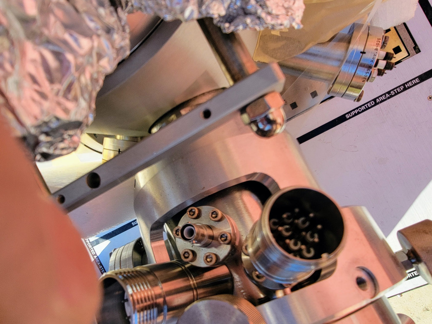 ULVAC PHYSICAL ELECTRONICS Phi680 ATOM SPECTROMETER AES AUGER NANOPROBE FREESHIP