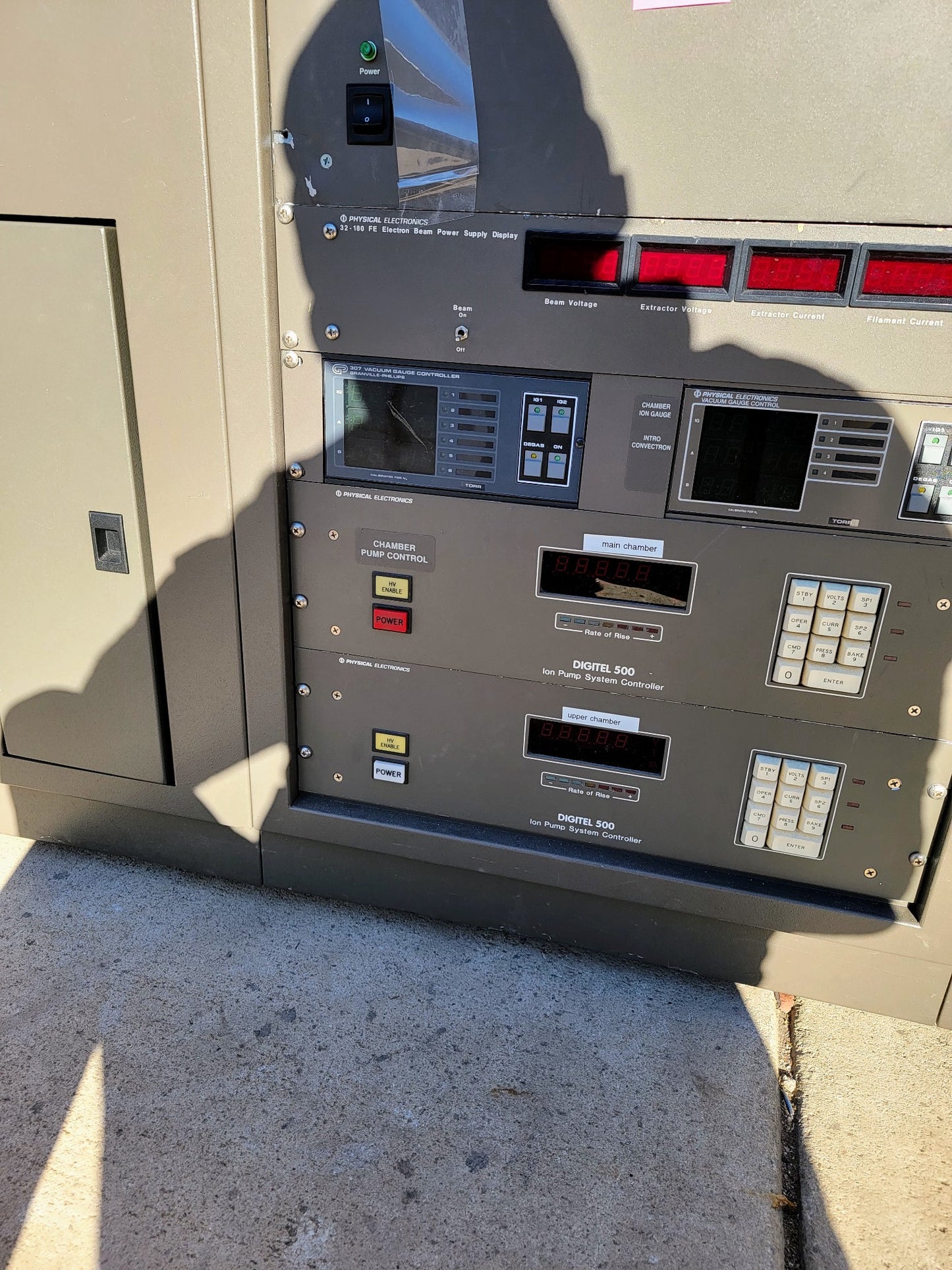 ULVAC PHYSICAL ELECTRONICS Phi680 ATOM SPECTROMETER AES AUGER NANOPROBE FREESHIP