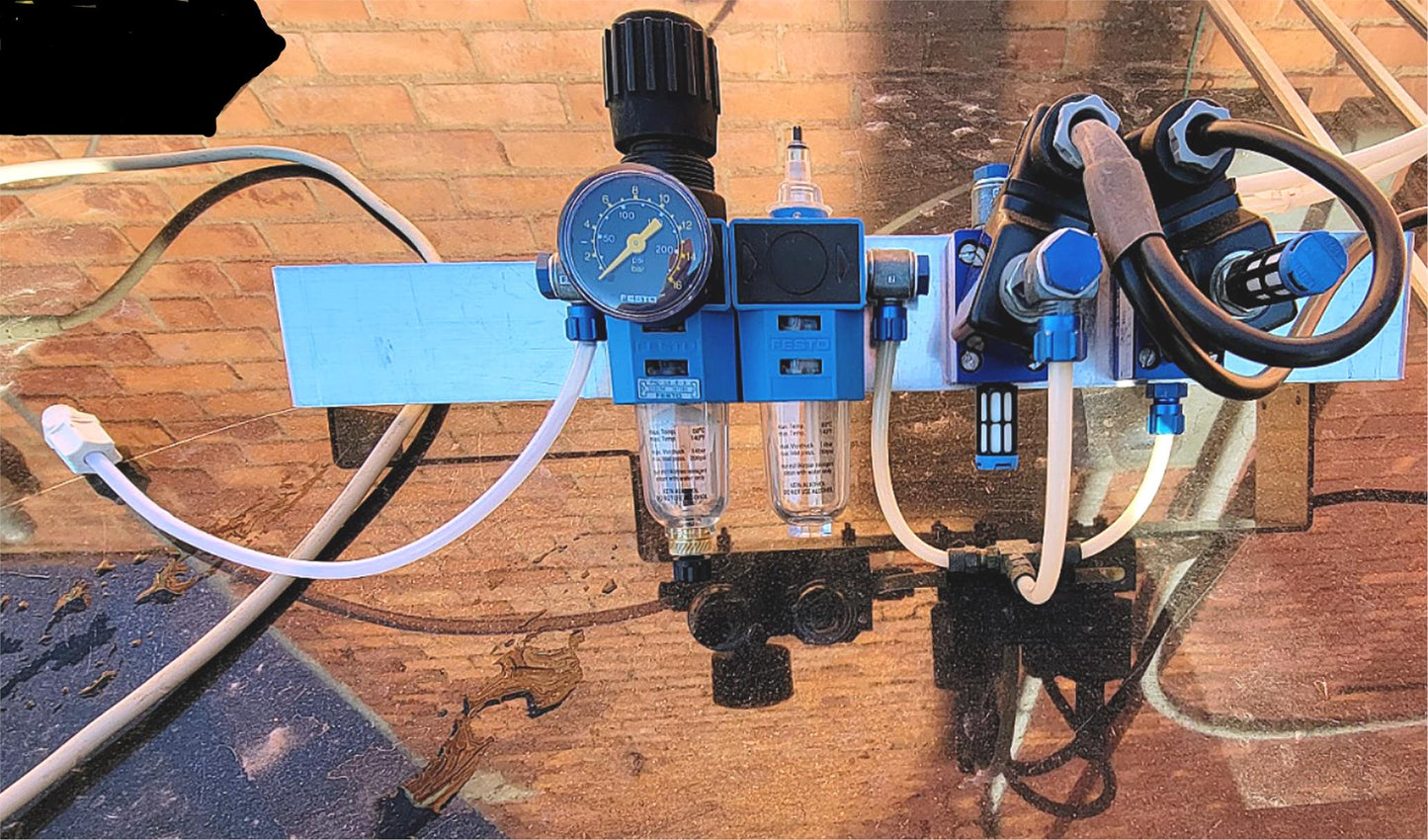 SET 2 FESTO MSW-220 SOLENOID COILS & 2 FRC-1/5-S-8 PRESSURE REGULATORS FREESHIP