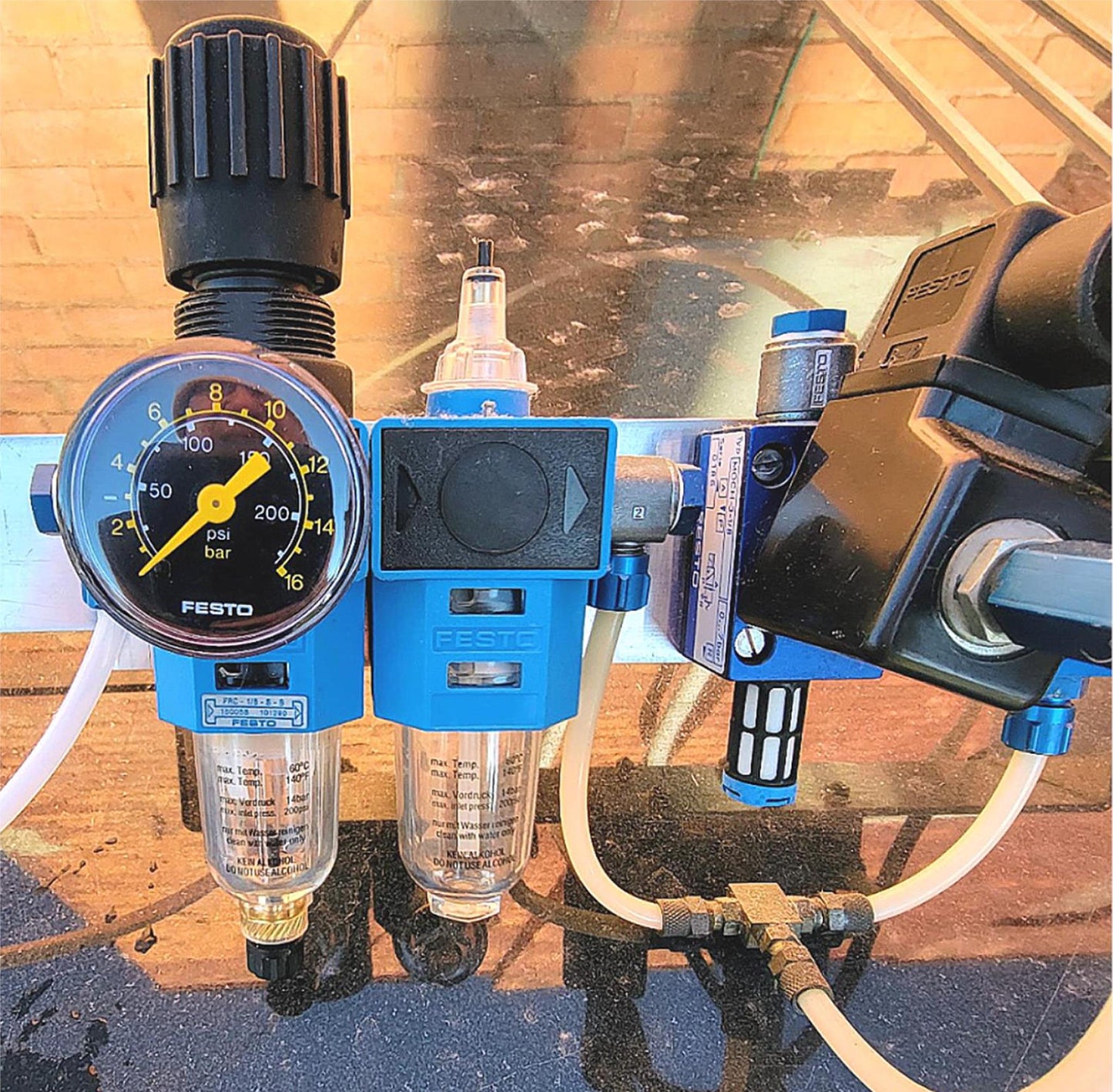 SET 2 FESTO MSW-220 SOLENOID COILS & 2 FRC-1/5-S-8 PRESSURE REGULATORS FREESHIP