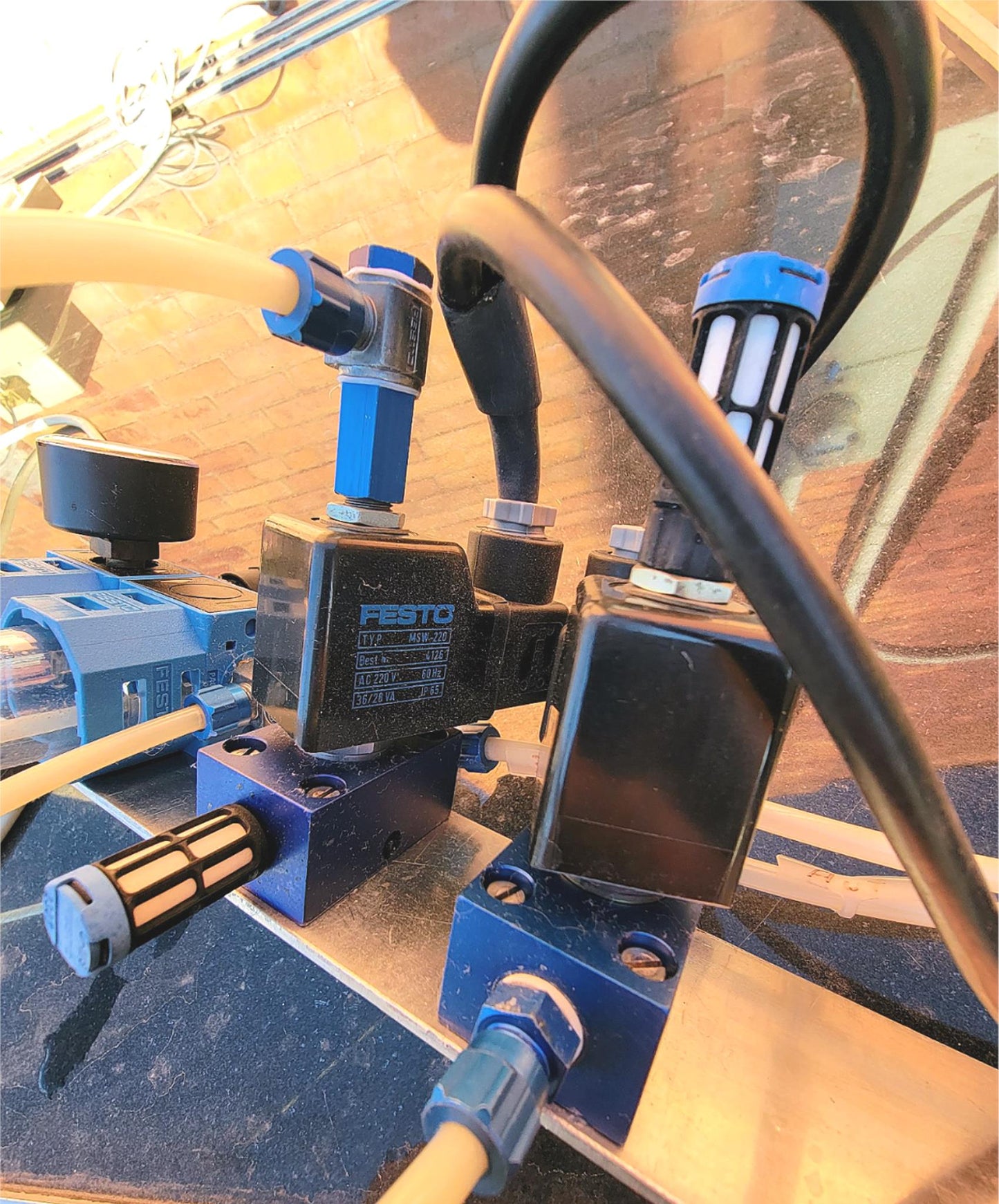 SET 2 FESTO MSW-220 SOLENOID COILS & 2 FRC-1/5-S-8 PRESSURE REGULATORS FREESHIP