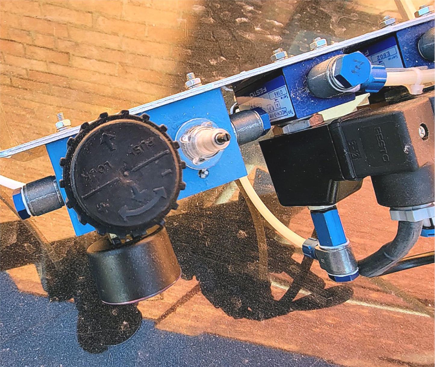 SET 2 FESTO MSW-220 SOLENOID COILS & 2 FRC-1/5-S-8 PRESSURE REGULATORS FREESHIP