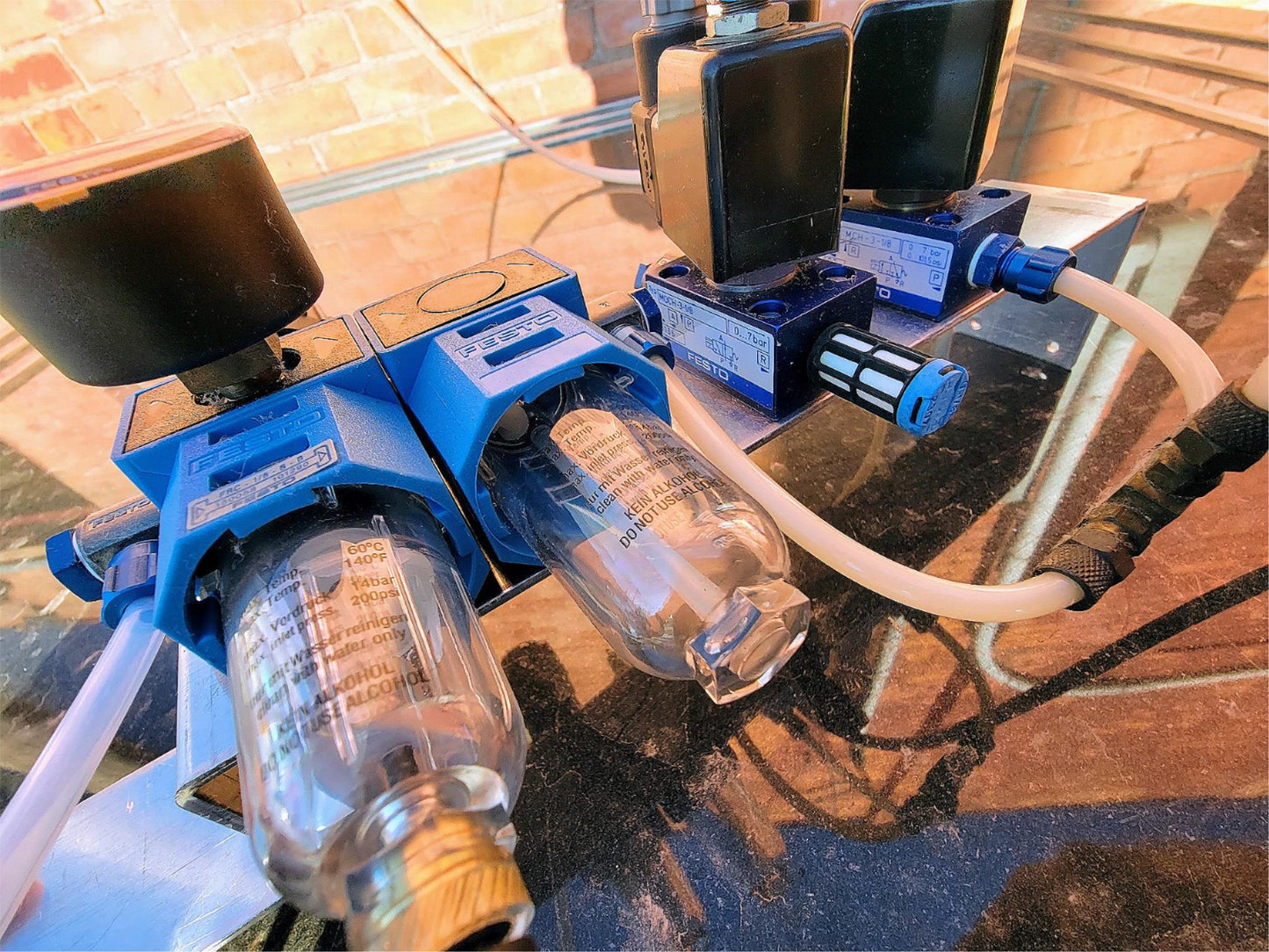 SET 2 FESTO MSW-220 SOLENOID COILS & 2 FRC-1/5-S-8 PRESSURE REGULATORS FREESHIP