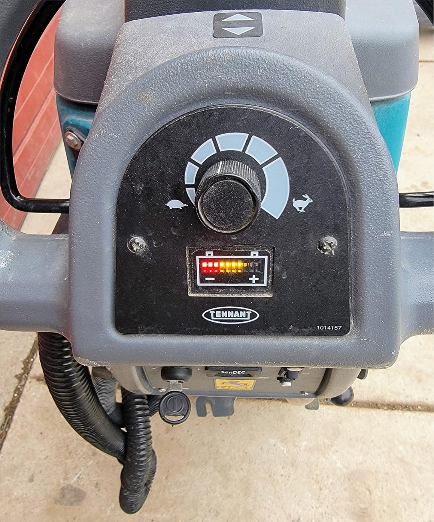 90DAYWARRANTY TENNANT T3 EC H2O FAST20"FLOOR WALKBEHIND BATTERY FLOOR SCRUBBER