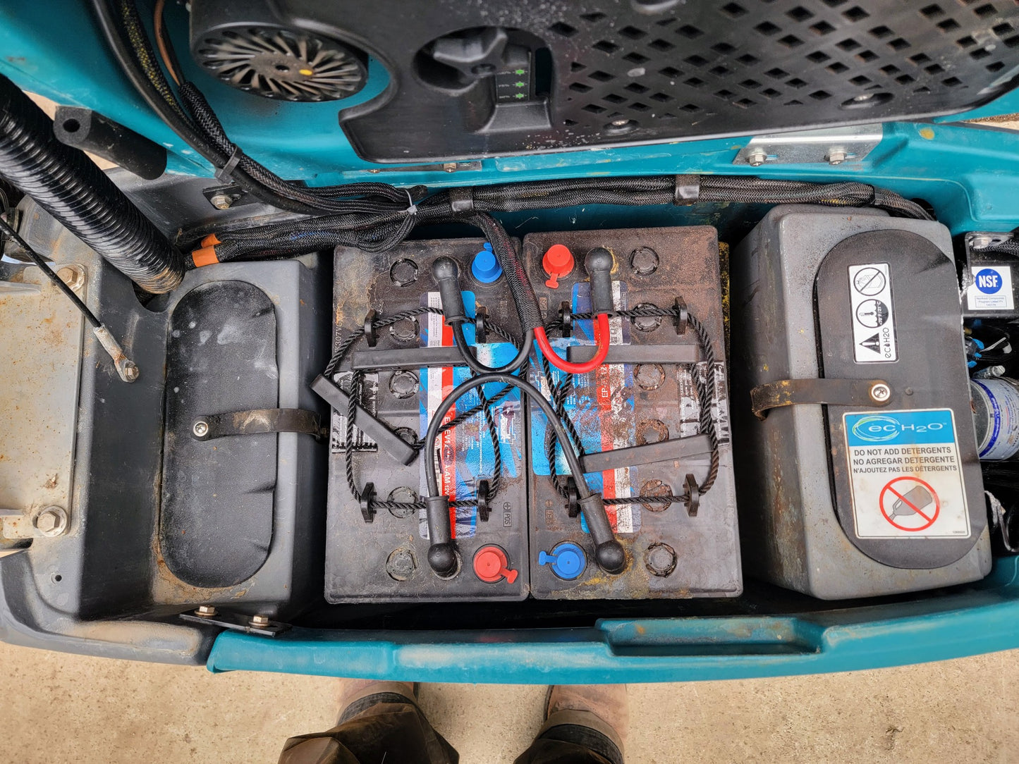 90DAYWARRANTY TENNANT T3 EC H2O FAST20"FLOOR WALKBEHIND BATTERY FLOOR SCRUBBER