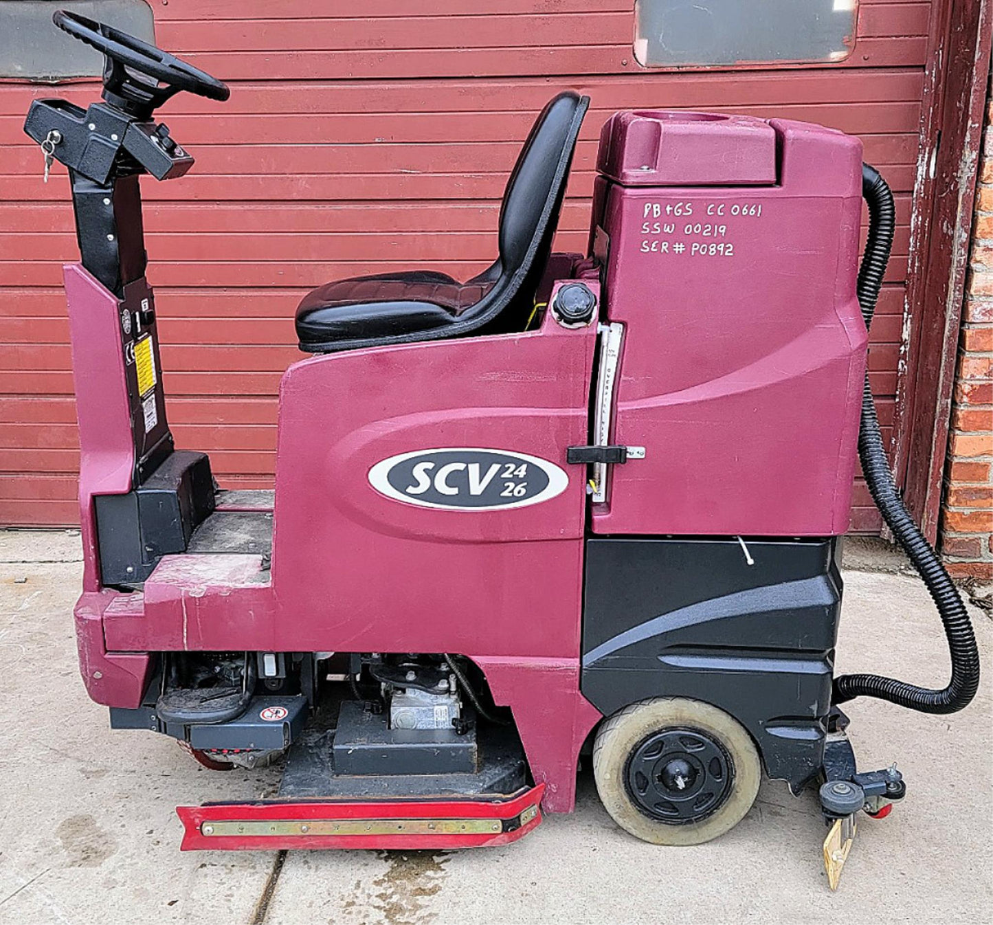MINUTEMAN SCV 24/26P RIDE ON SCRUBBER LOWHOURS 90DAYWARRANTY WATCHVIDEO FREESHIP