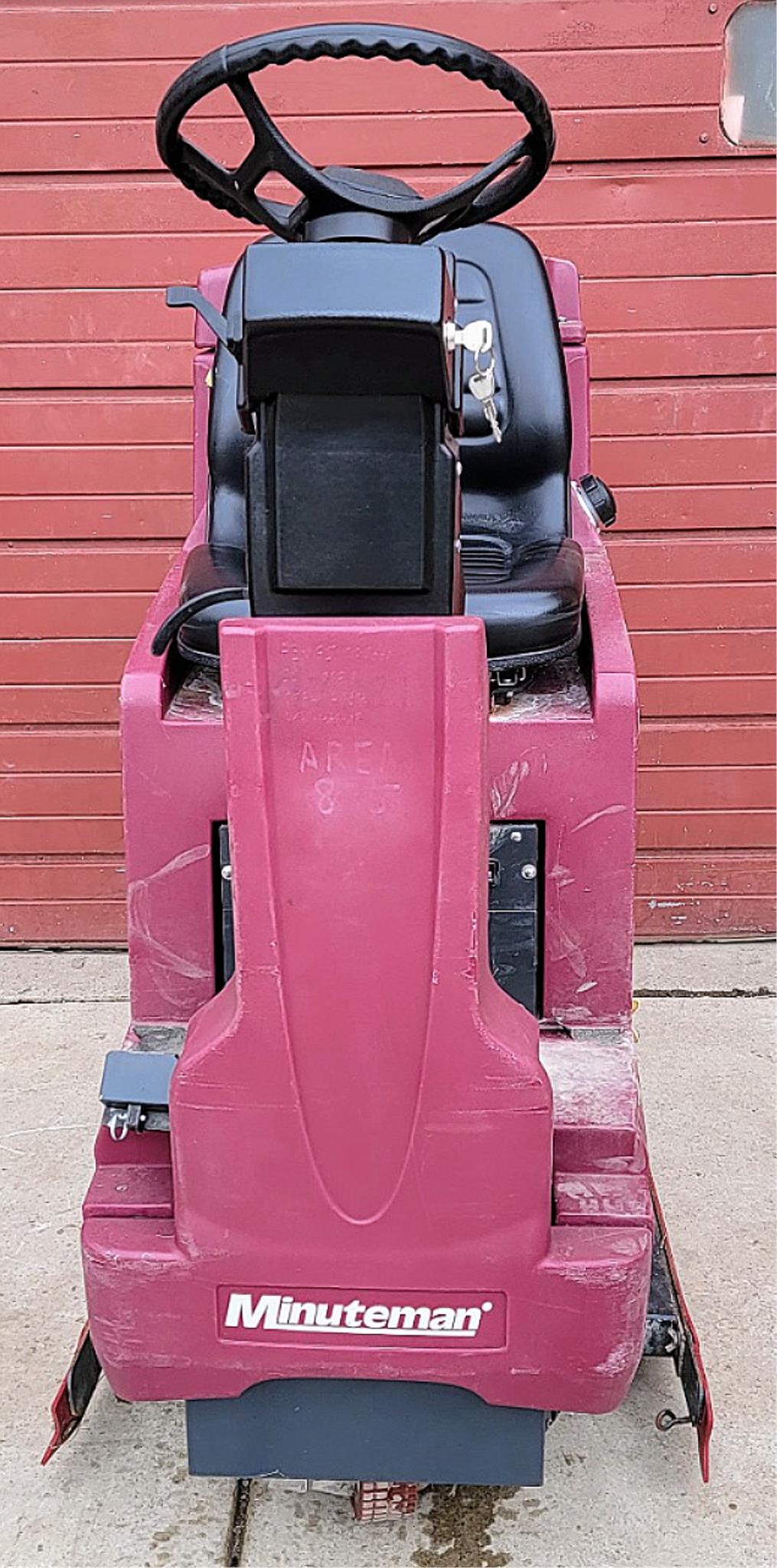 MINUTEMAN SCV 24/26P RIDE ON SCRUBBER LOWHOURS 90DAYWARRANTY WATCHVIDEO FREESHIP