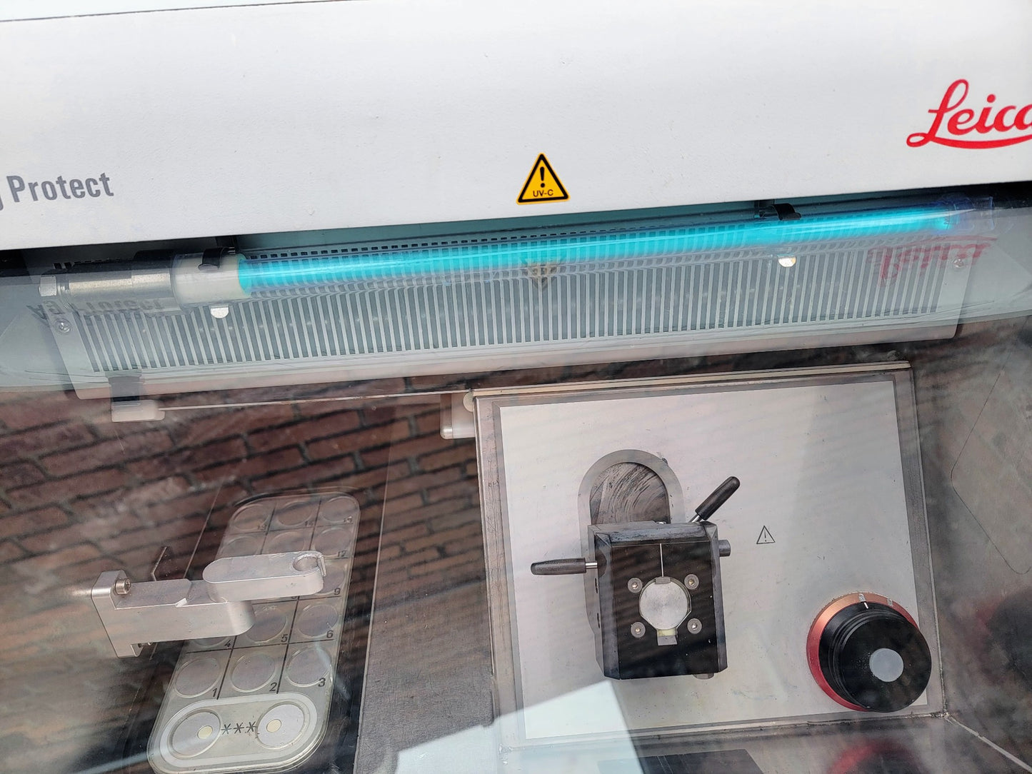 LEICA CM1950 CRYOSTAT VACUUM UV ULTRAVIOLET 60 Hz 120V 90DAYWARRANTY WATCH-VIDEO