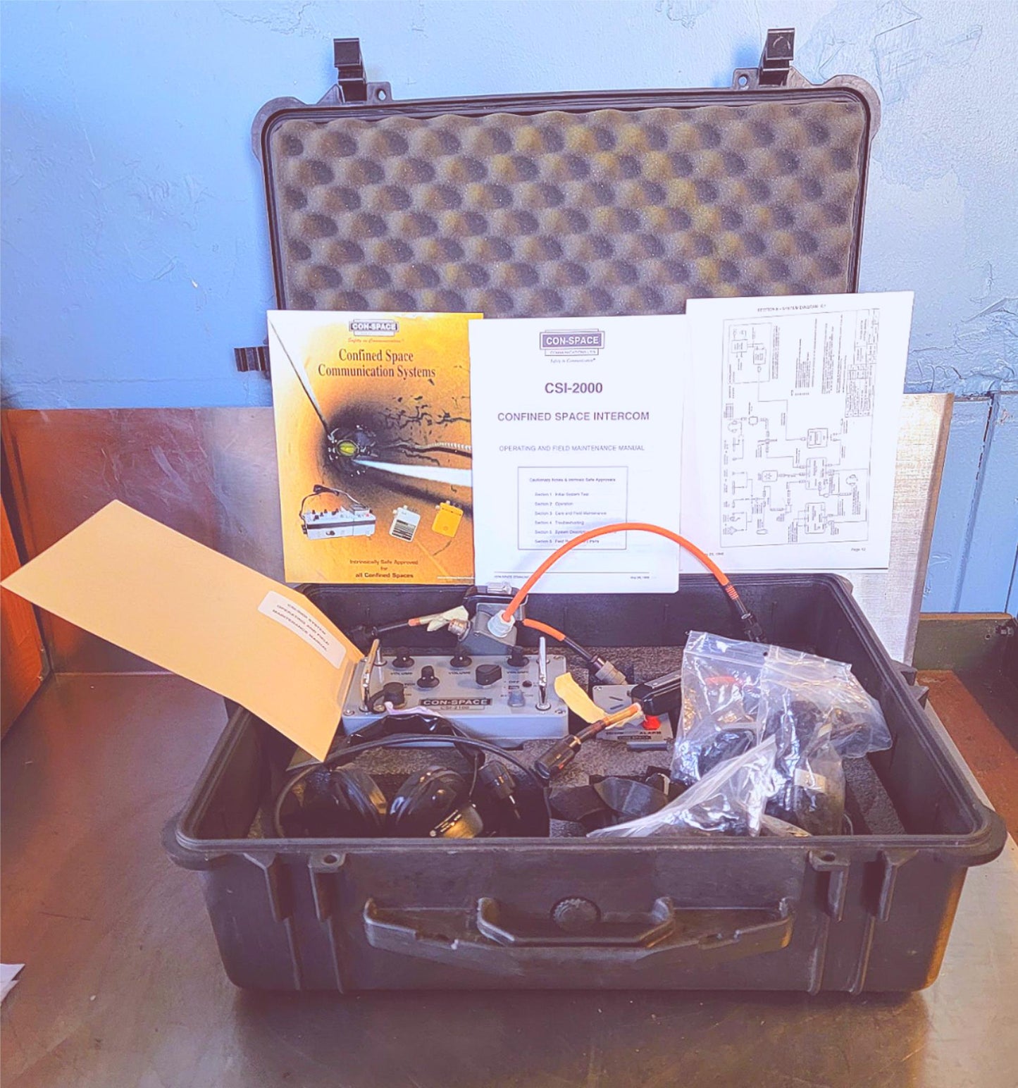 CON-SPACE CSI 2001 FUEL CELL ENTRY KIT HARDLINE COMMUNITCATIONS CABLES & CASE