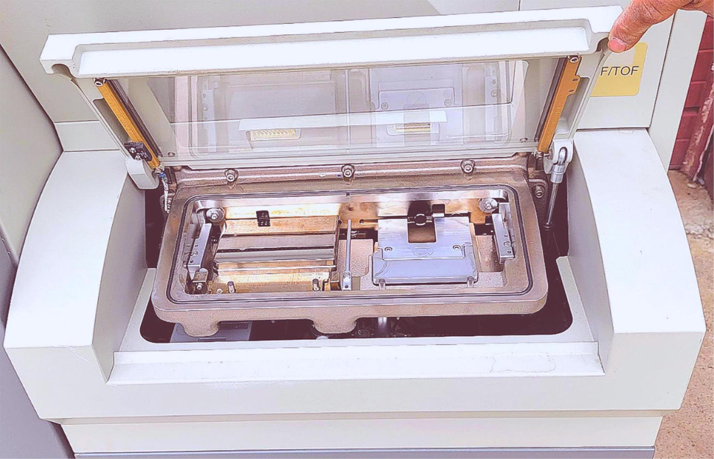 APPLIED BYOSYSTEMS SCIEX 4800 Plus MALDI TOF/TOF ANALYZER WATCH VIDEO